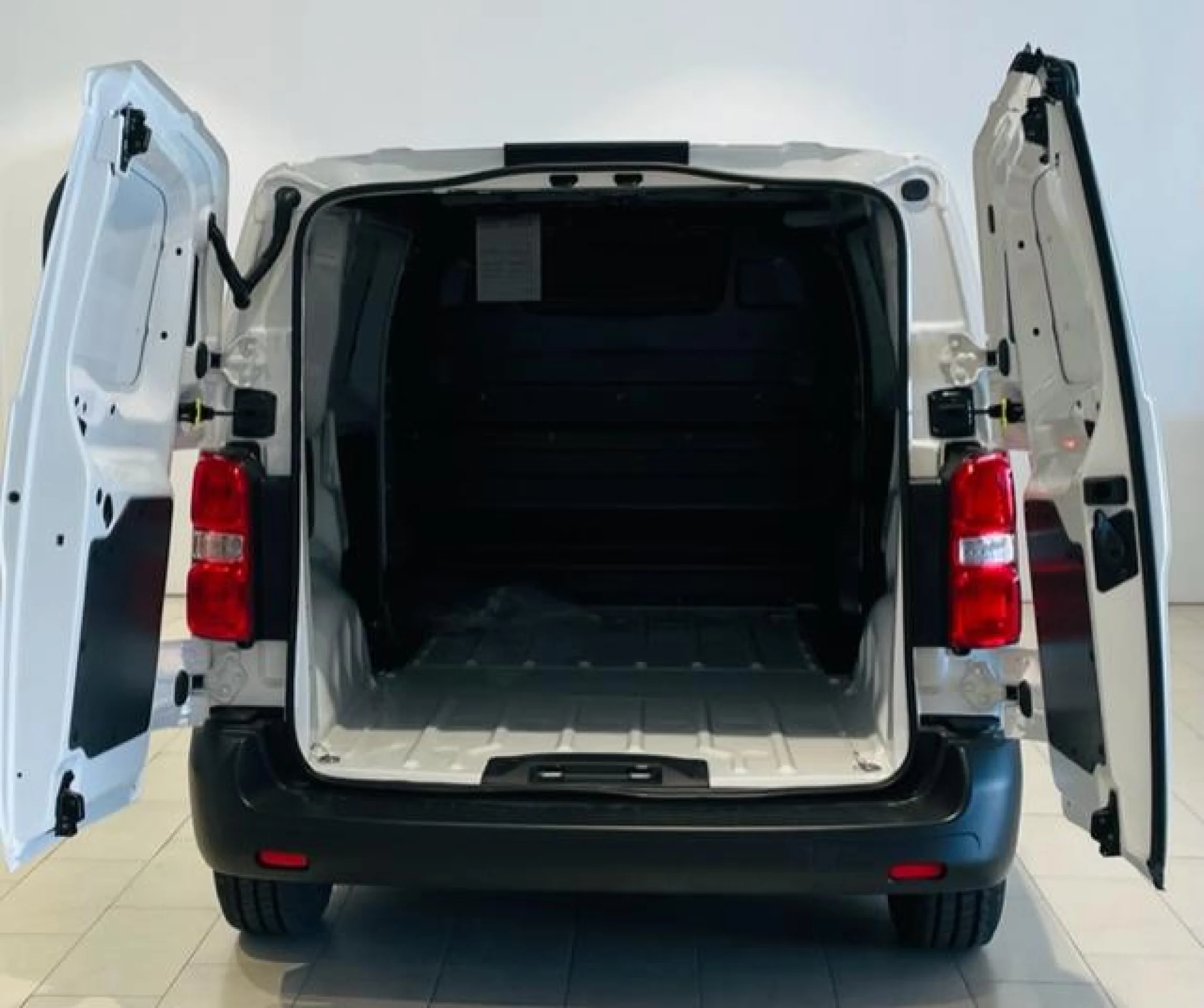 OPEL COMERCIALES VIVARO VIVARO FURGÓN M EXPRESS 100 CV S&S MT6 €6.3 - Foto 7