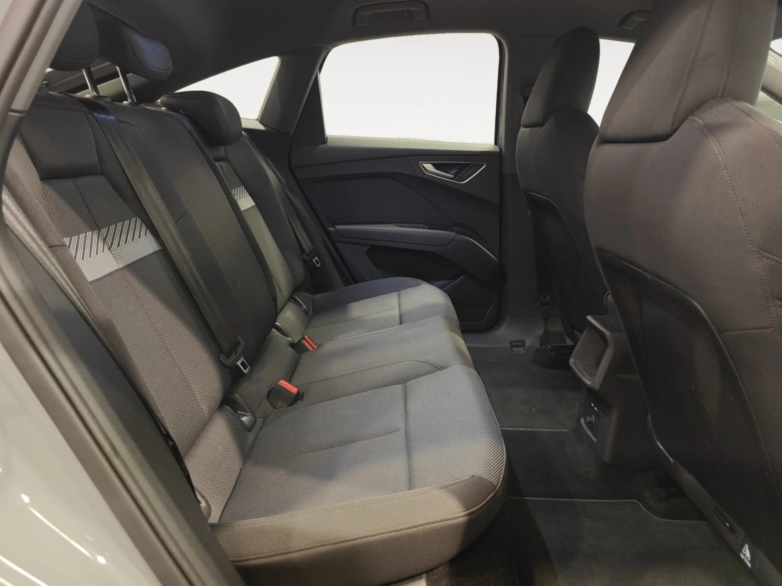 AUDI Q4 SPORTBACK E TRON ADVANCED 40 E TRON 150KW 63KWH - Foto 6