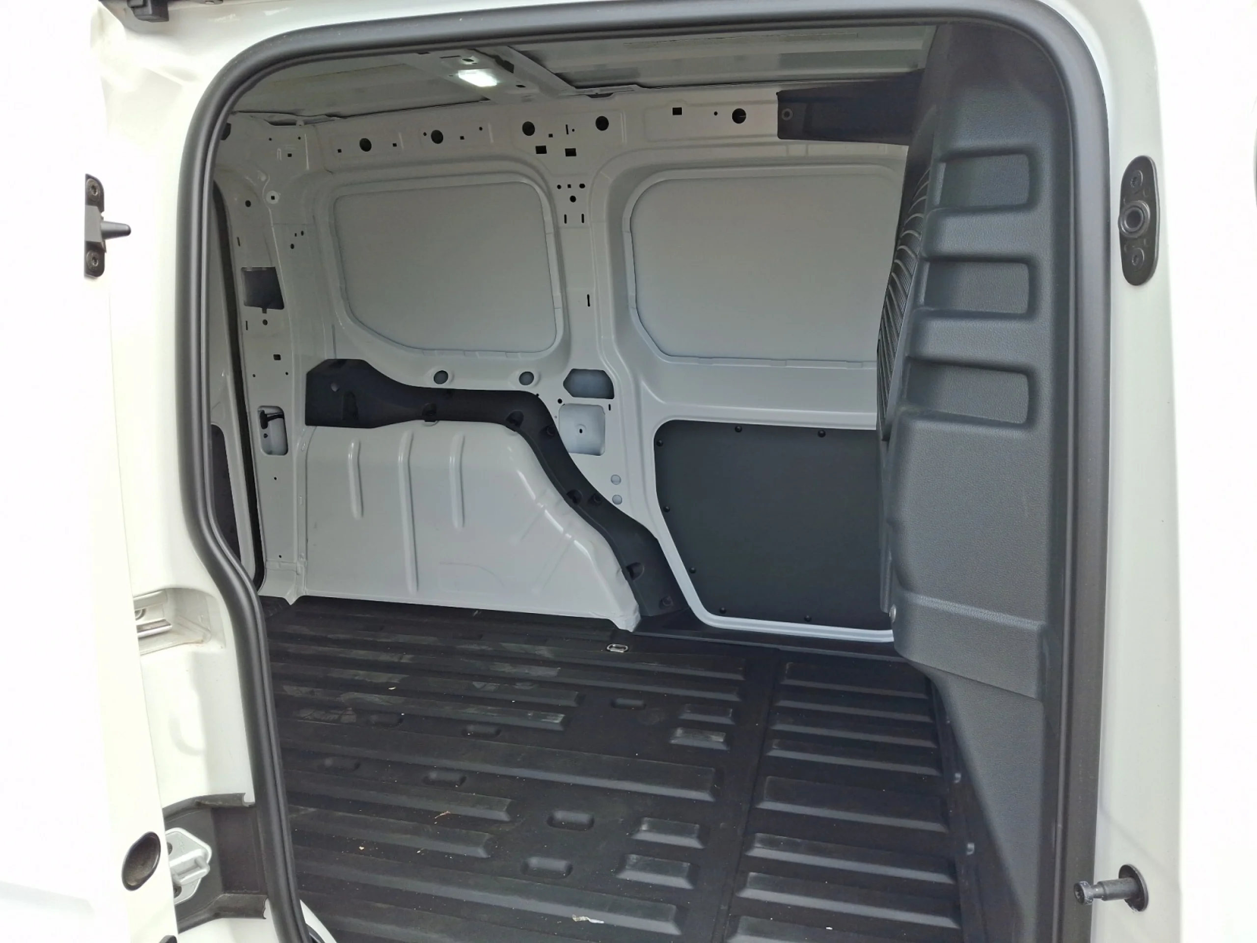 VW COMERCIALES Caddy CADDY  CARGO  1.5 TSI HYBRID 85 KW (116 CV) / 85 KW (116 CV) DSG 6 VEL. - Foto 6