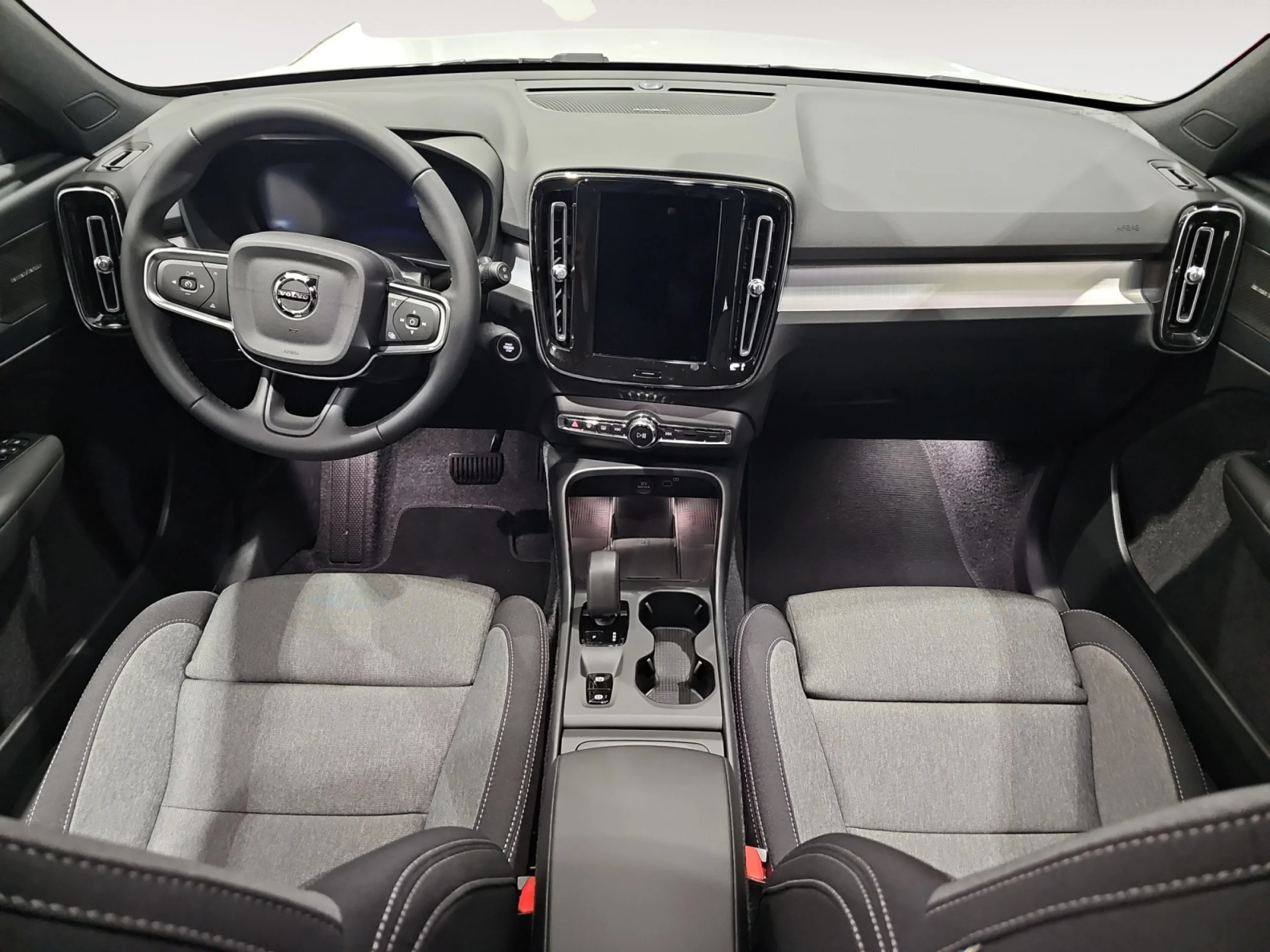 VOLVO XC40 2.0 B3 G CORE AUTO - Foto 4