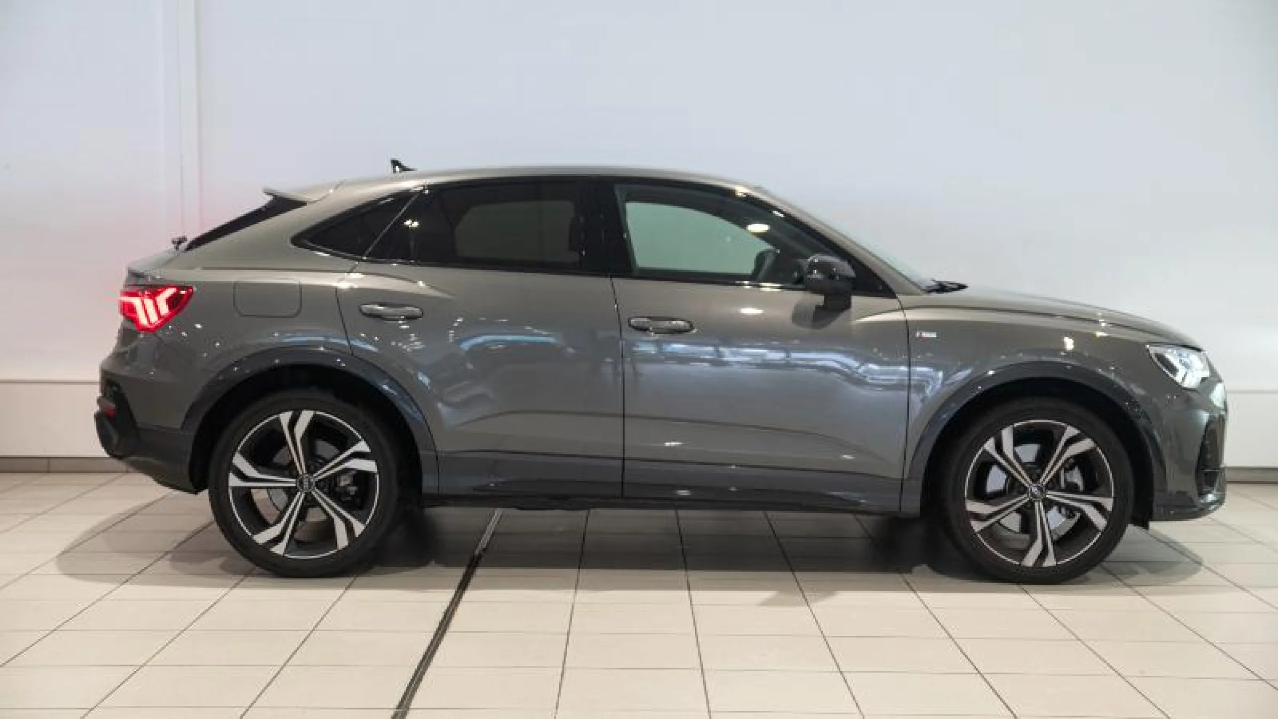 AUDI Q3 SPORTBACK 40 TDI 147KW S TRONIC QUATTRO BLACK LINE - Foto 3