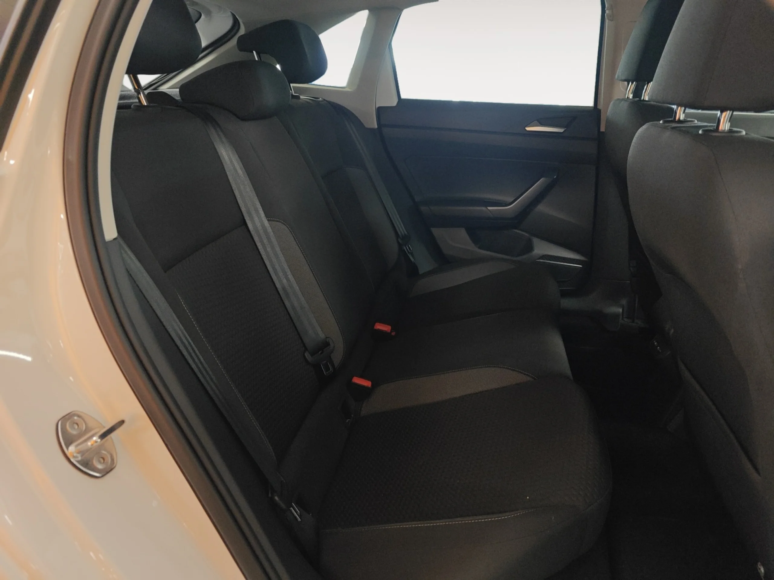 VOLKSWAGEN TAIGO LIFE 1.0 TSI 70KW (95CV) - Foto 6