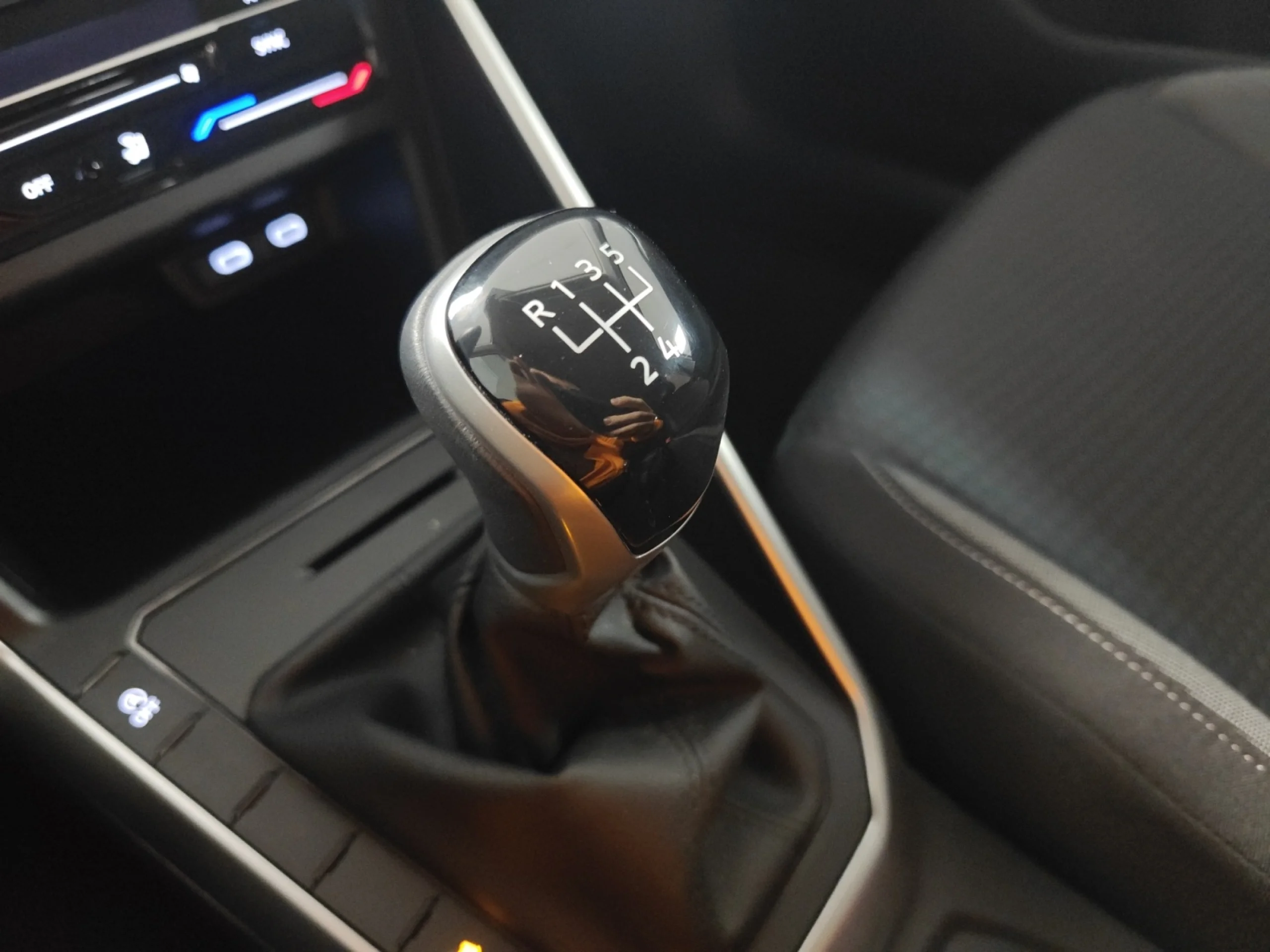 VOLKSWAGEN TAIGO LIFE 1.0 TSI 70KW (95CV) - Foto 17