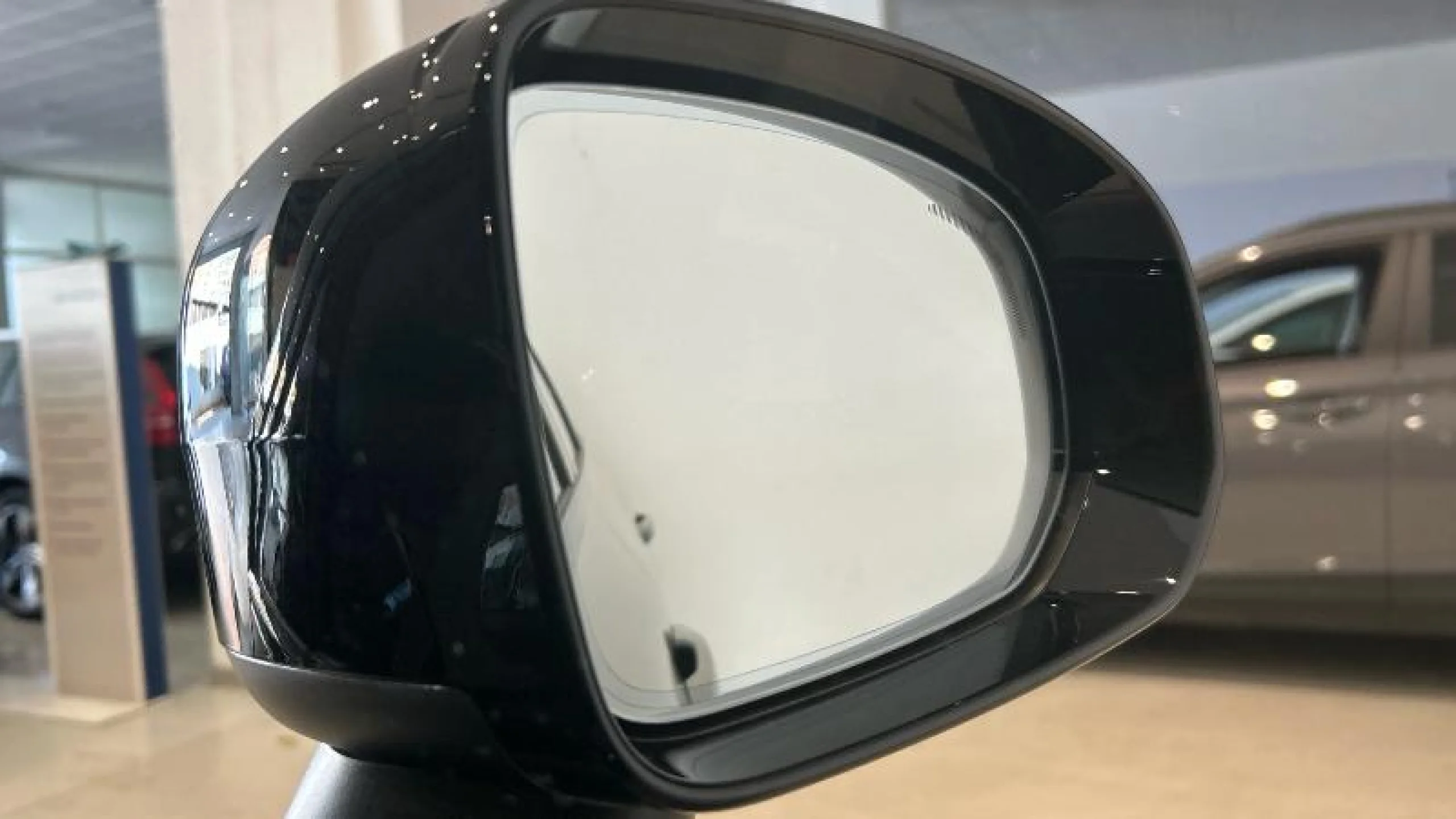 VOLVO XC60 2.0 B5 G AWD PLUS DARK AUTO - Foto 19