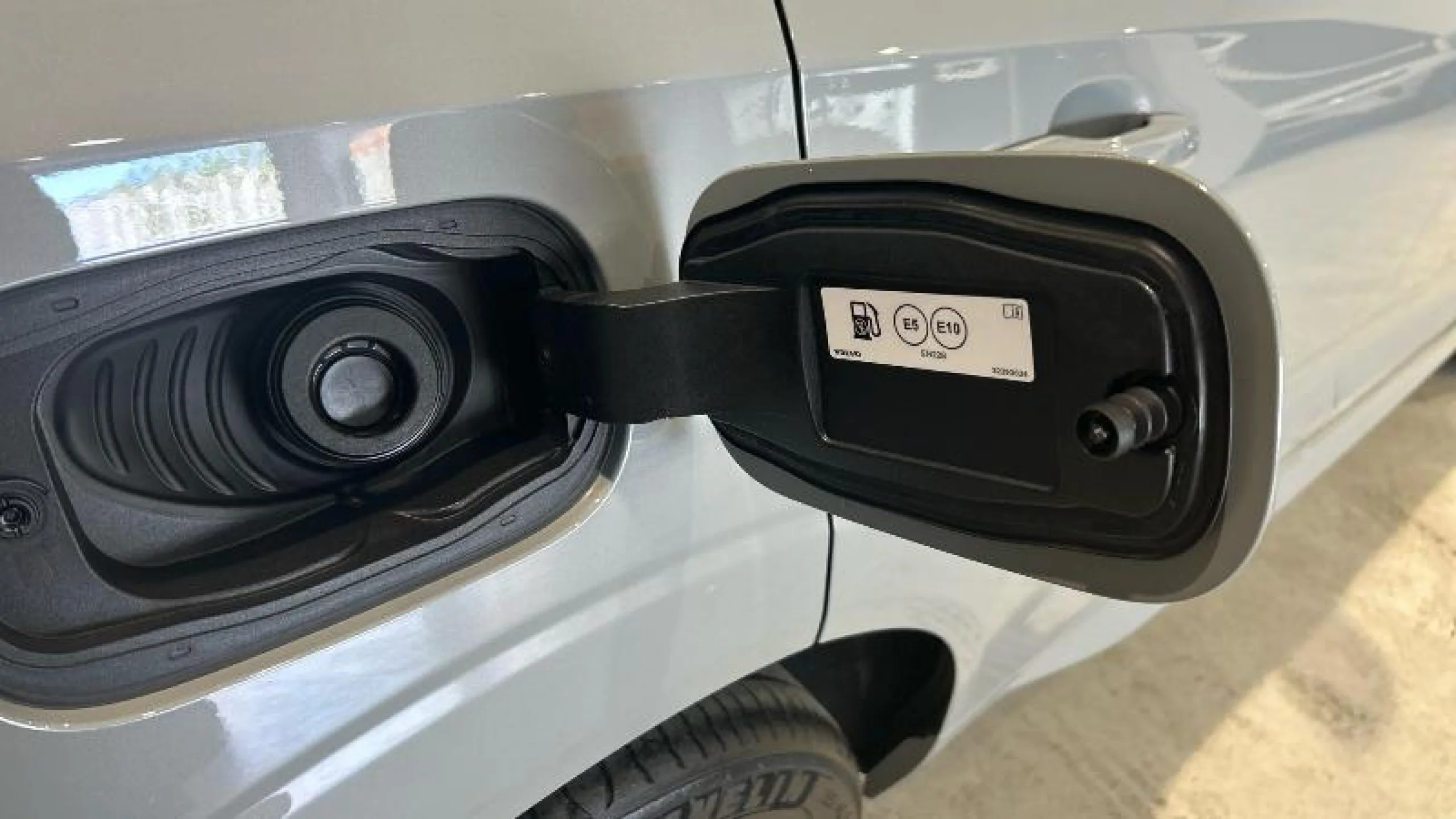 VOLVO XC60 2.0 B5 G AWD PLUS DARK AUTO - Foto 20