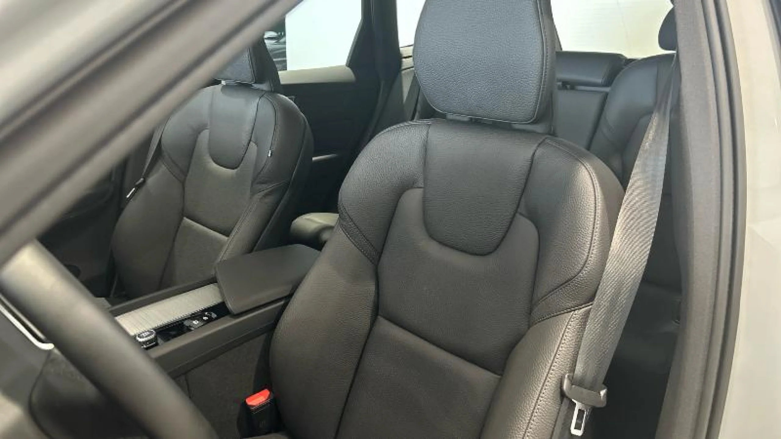 VOLVO XC60 2.0 B5 G AWD PLUS DARK AUTO - Foto 9