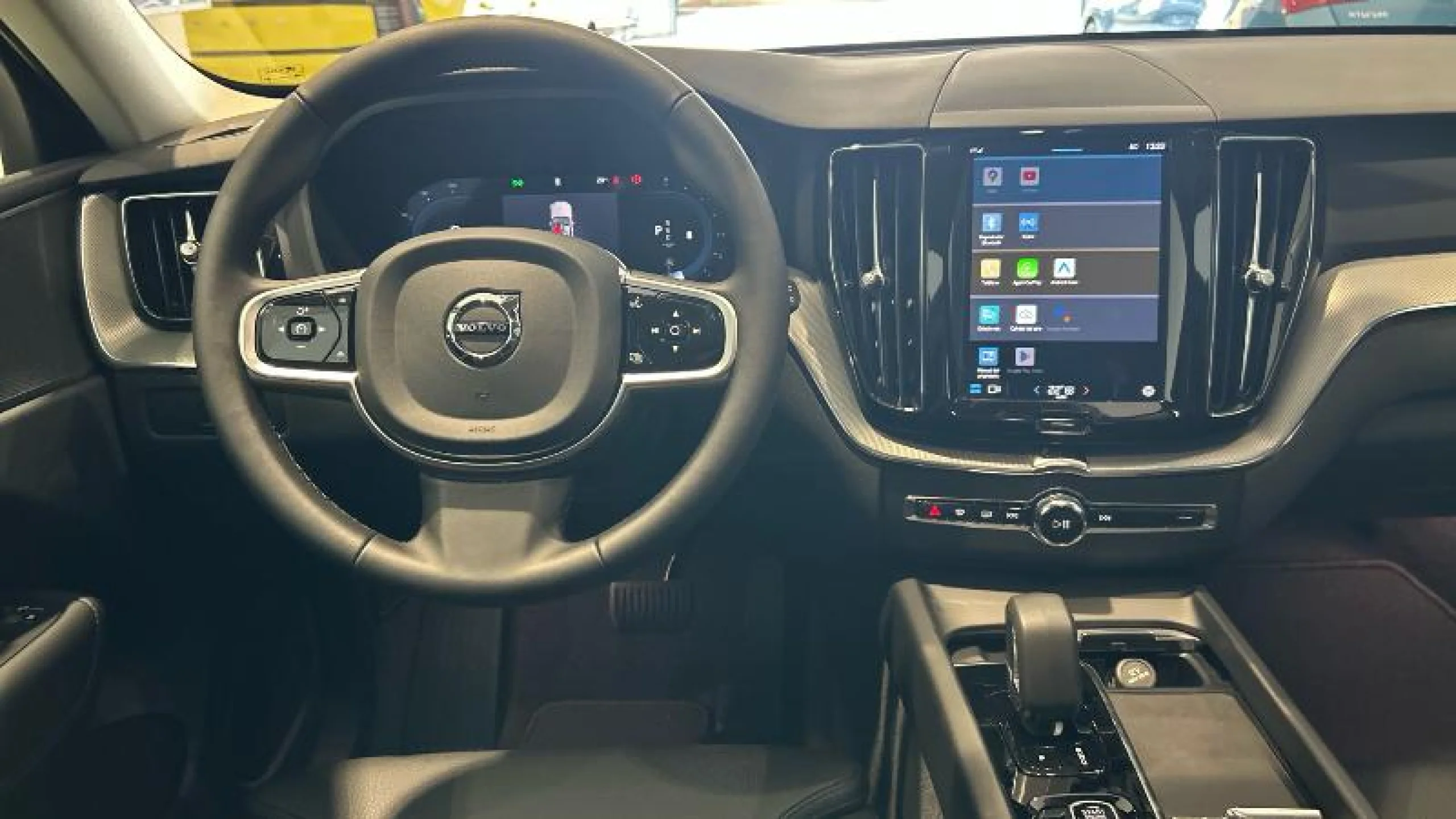 VOLVO XC60 2.0 B5 G AWD PLUS DARK AUTO - Foto 12