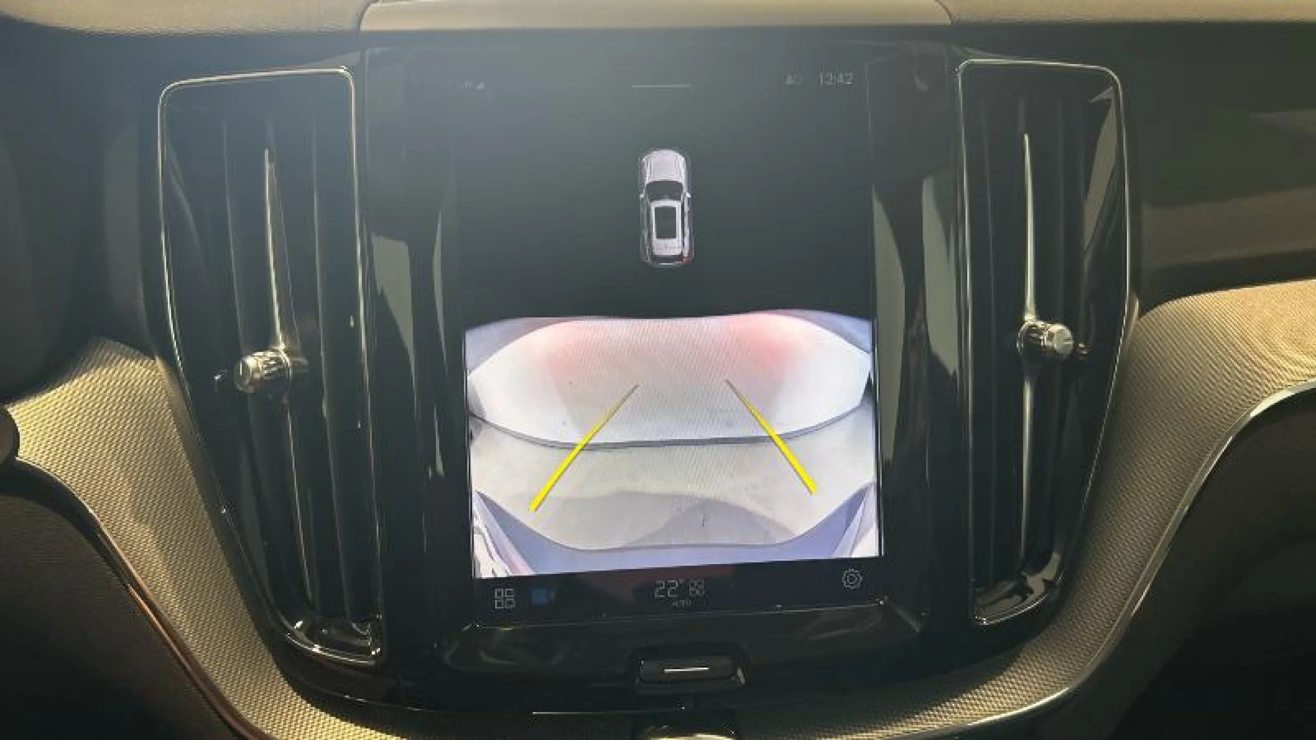 VOLVO XC60 2.0 B5 G AWD PLUS DARK AUTO - Foto 18