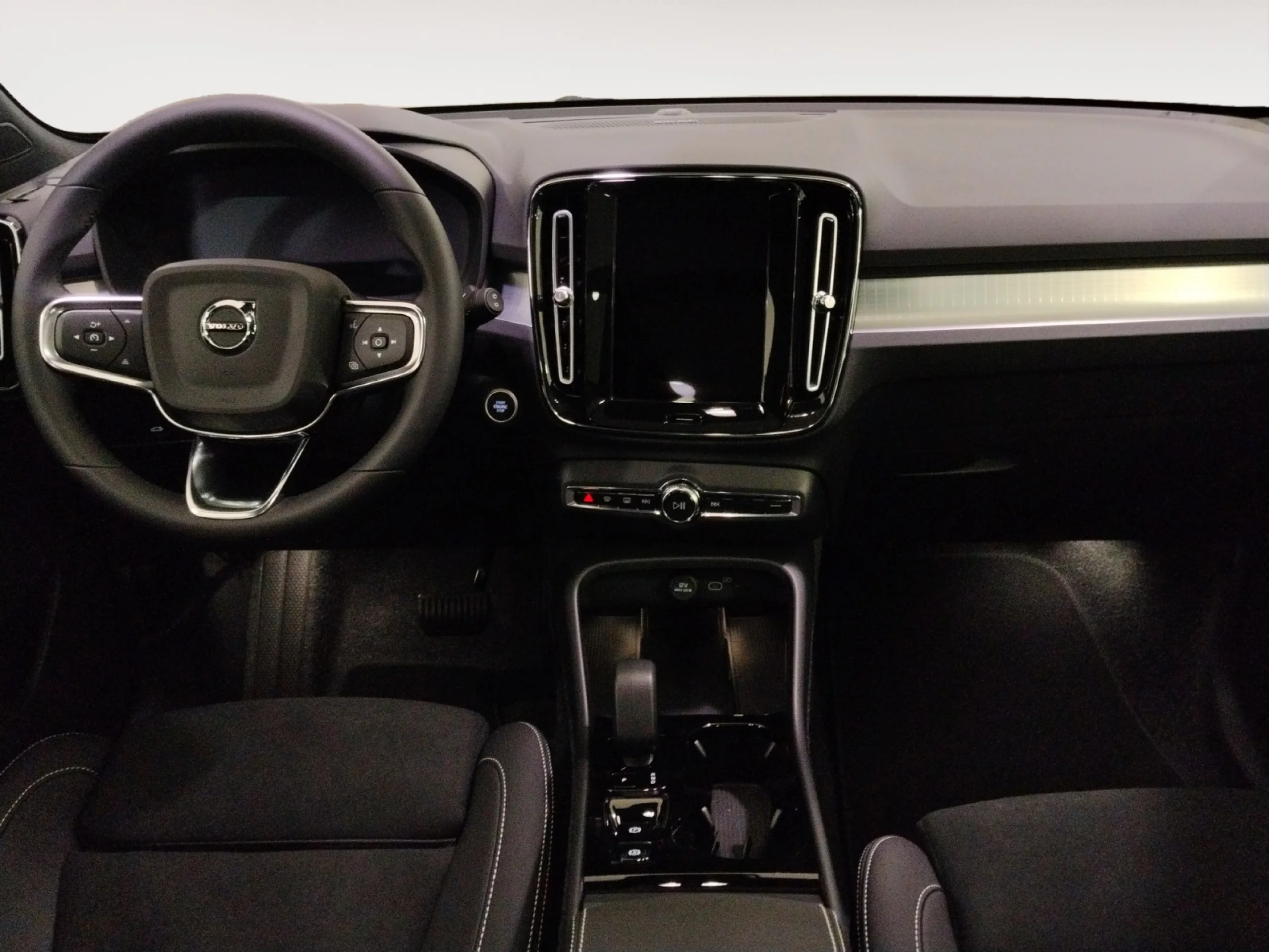 VOLVO XC40 XC40 B3 MILD HYBRID BLACK EDITION ULTRA 2027 - Foto 4