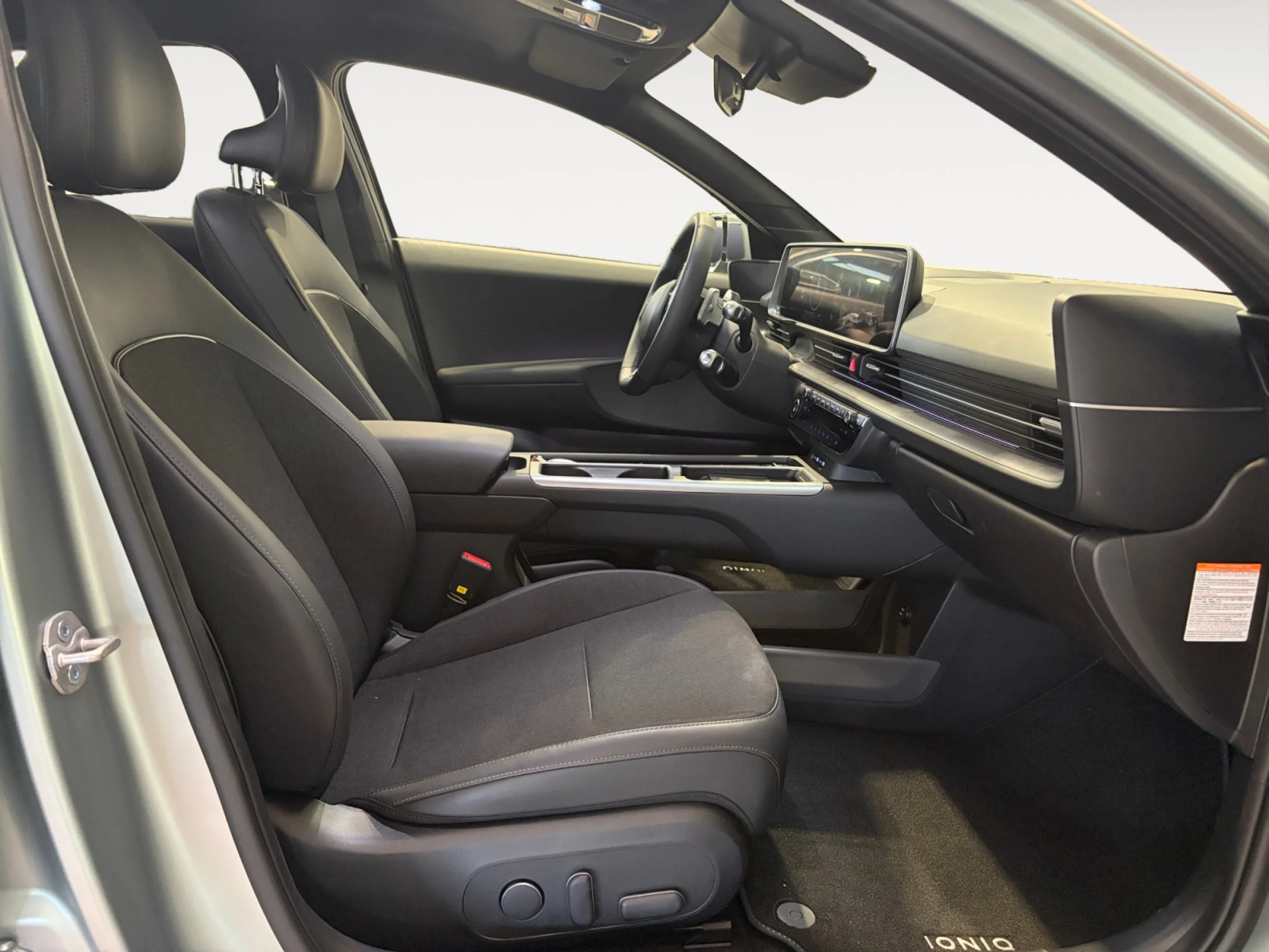 HYUNDAI Ioniq 6 168KW (228CV) 84KWH RWD STAR - Foto 5