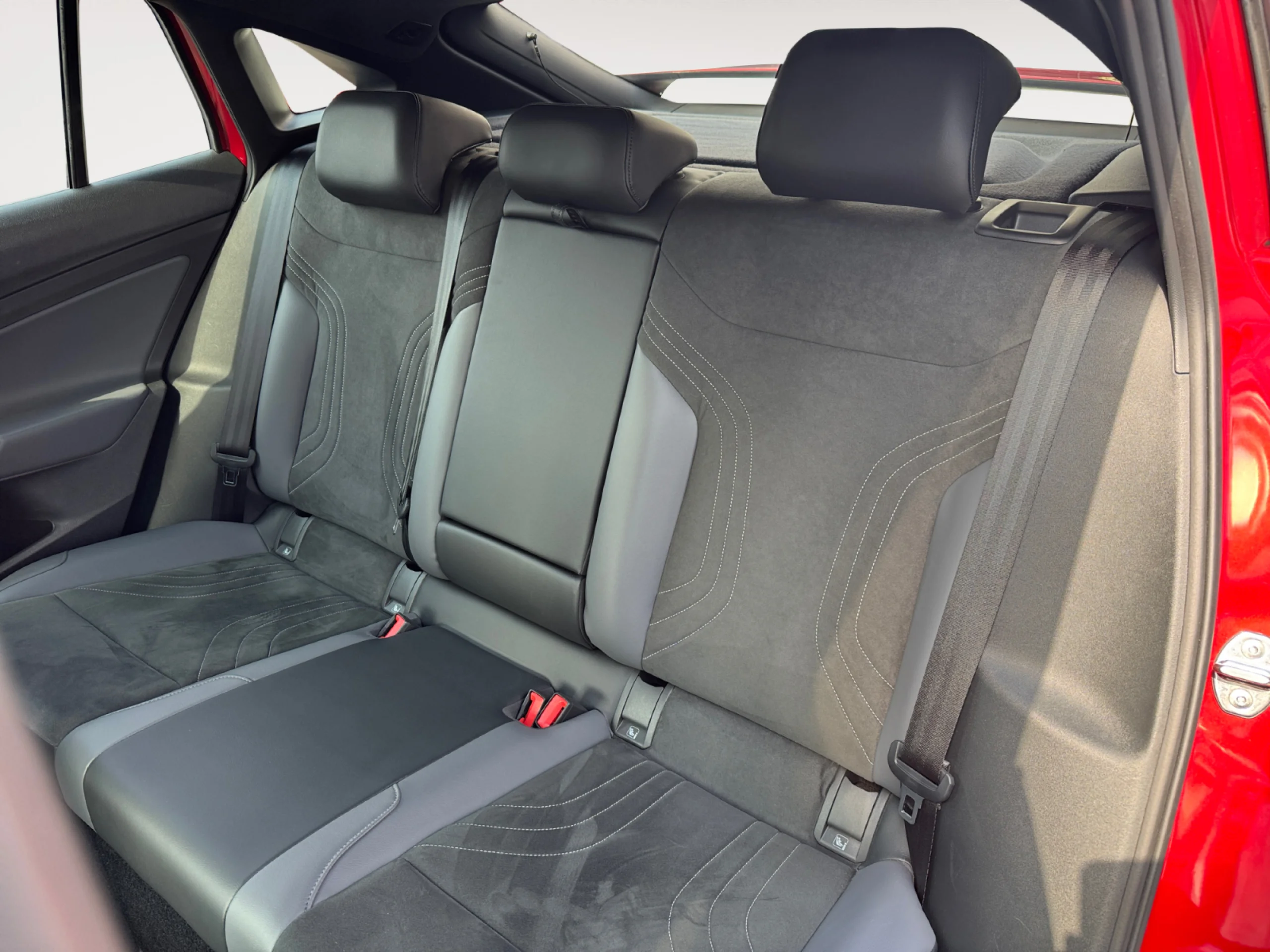 VOLKSWAGEN ID.5 PRO PERFORMANCE   150KW (204CV) - Foto 6