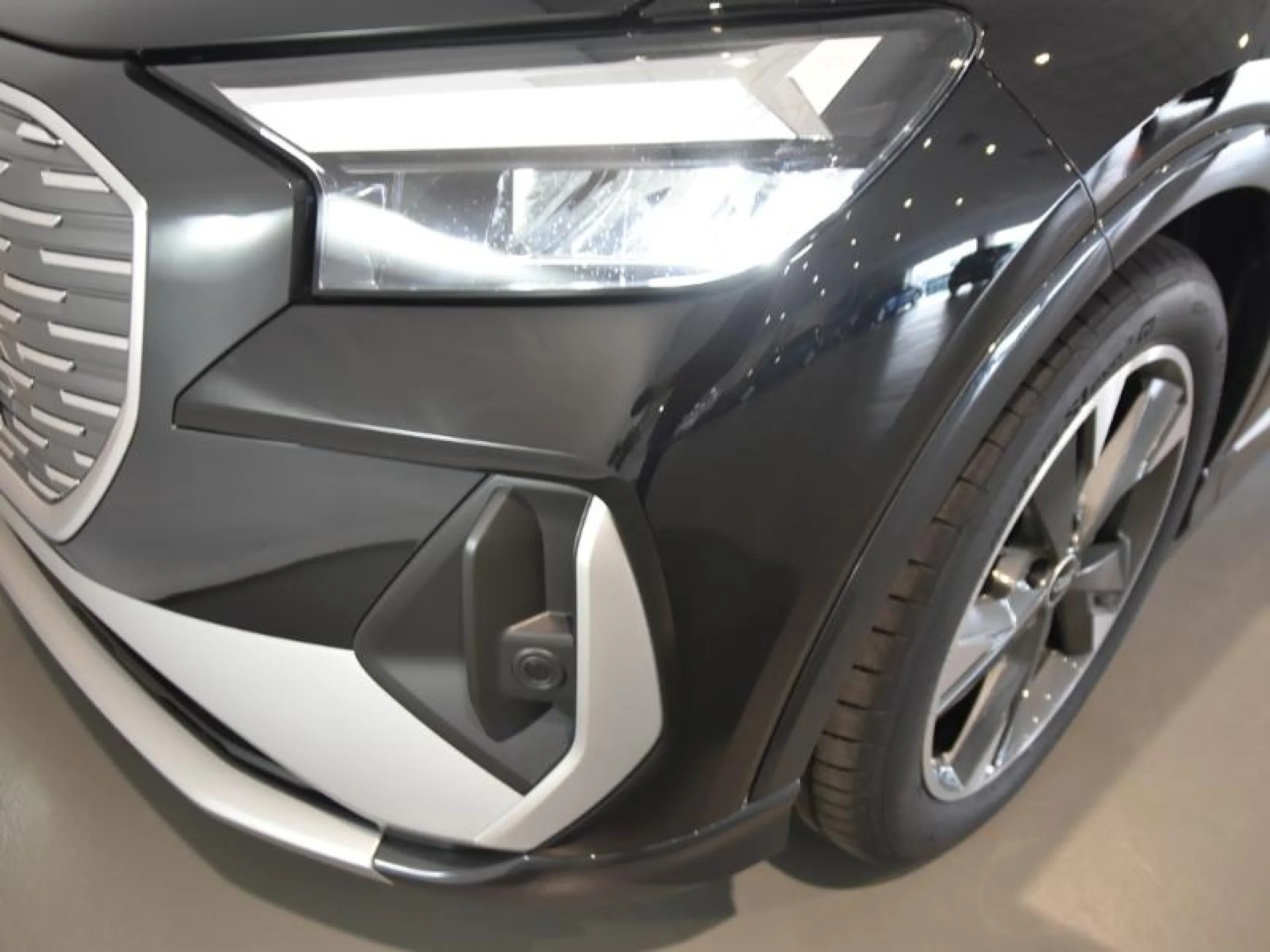 AUDI Q4 SPORTBACK GENUINE EDITION 45 E TRON 210KW 82KWH - Foto 22