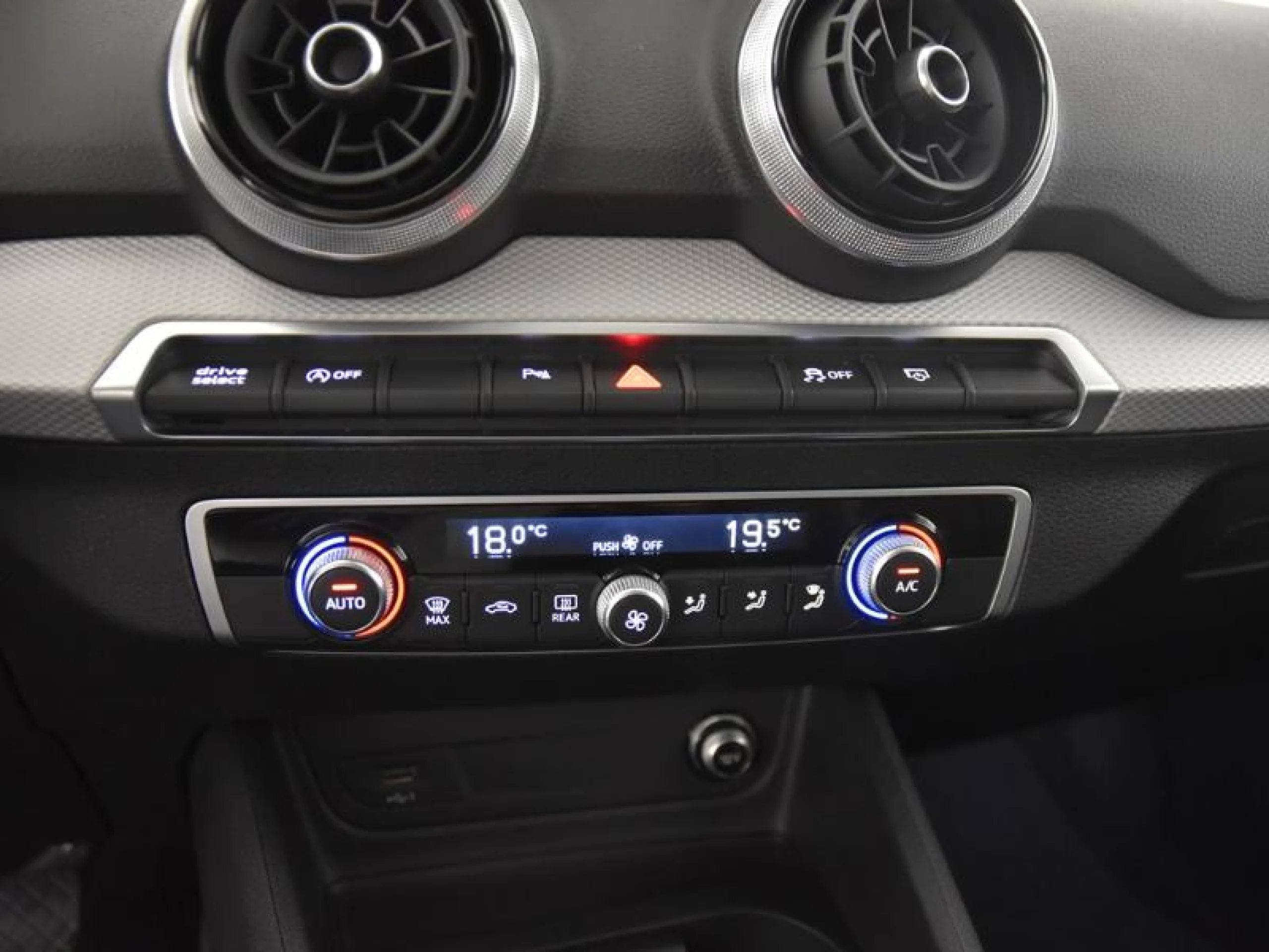 AUDI Q2 S LINE 35 TFSI 110KW (150CV) S TRONIC - Foto 12