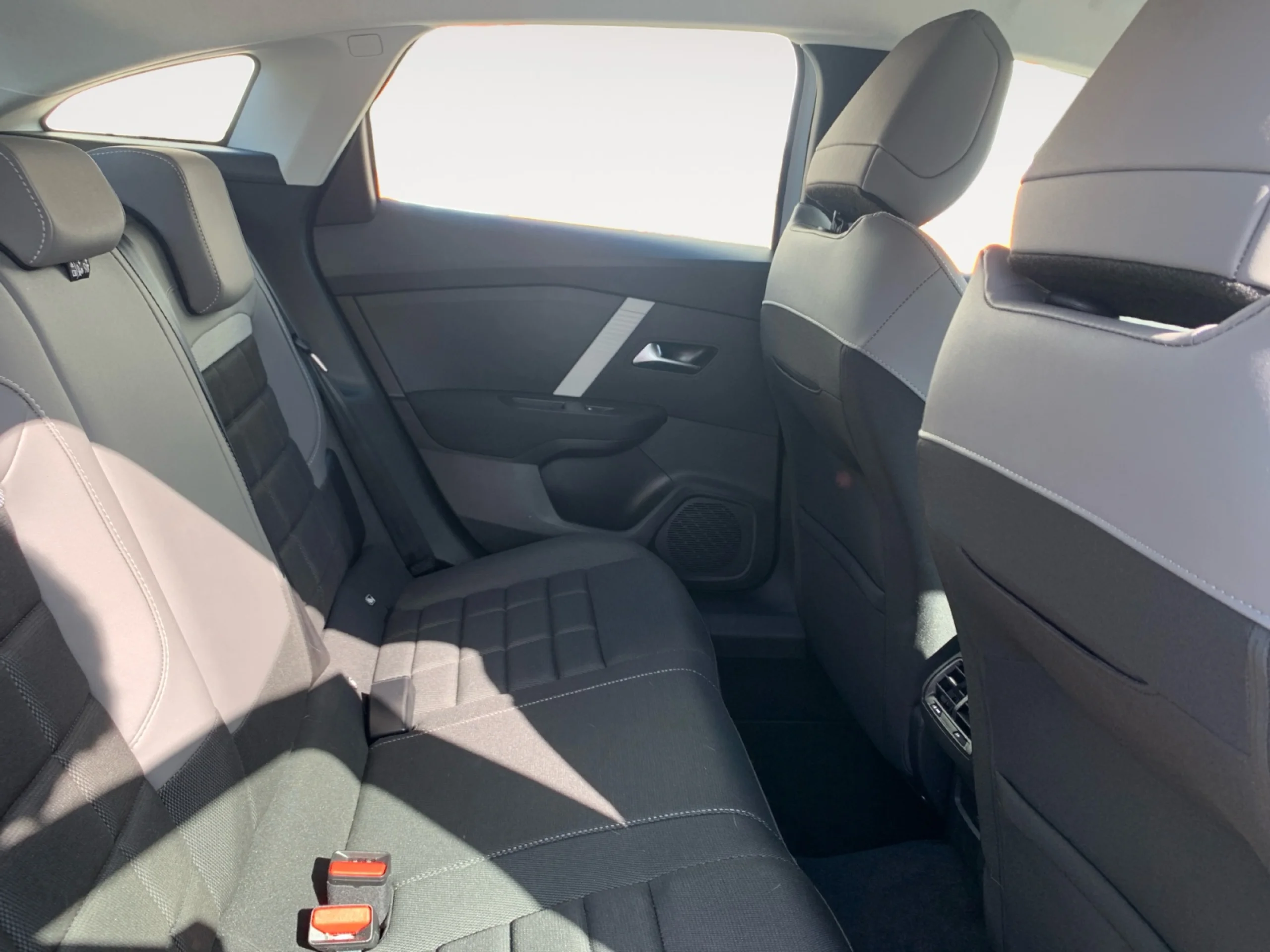 CITROEN C4 NUEVO C4 HYBRID 145 Ë DSC6 BUSINESS EDITION - Foto 6