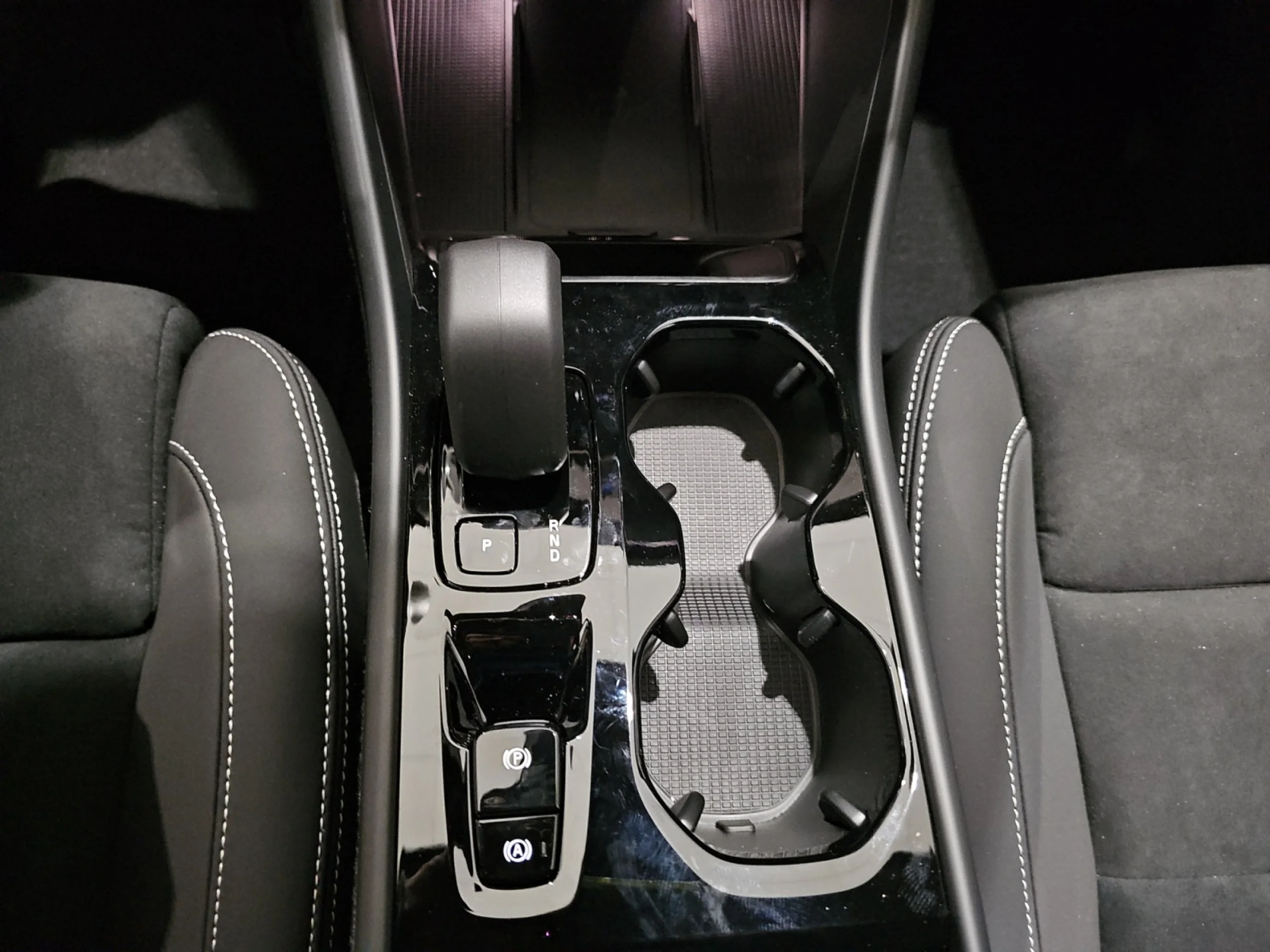 VOLVO XC40 2.0 B4 G BLACK EDITION ULTRA AUTO - Foto 10