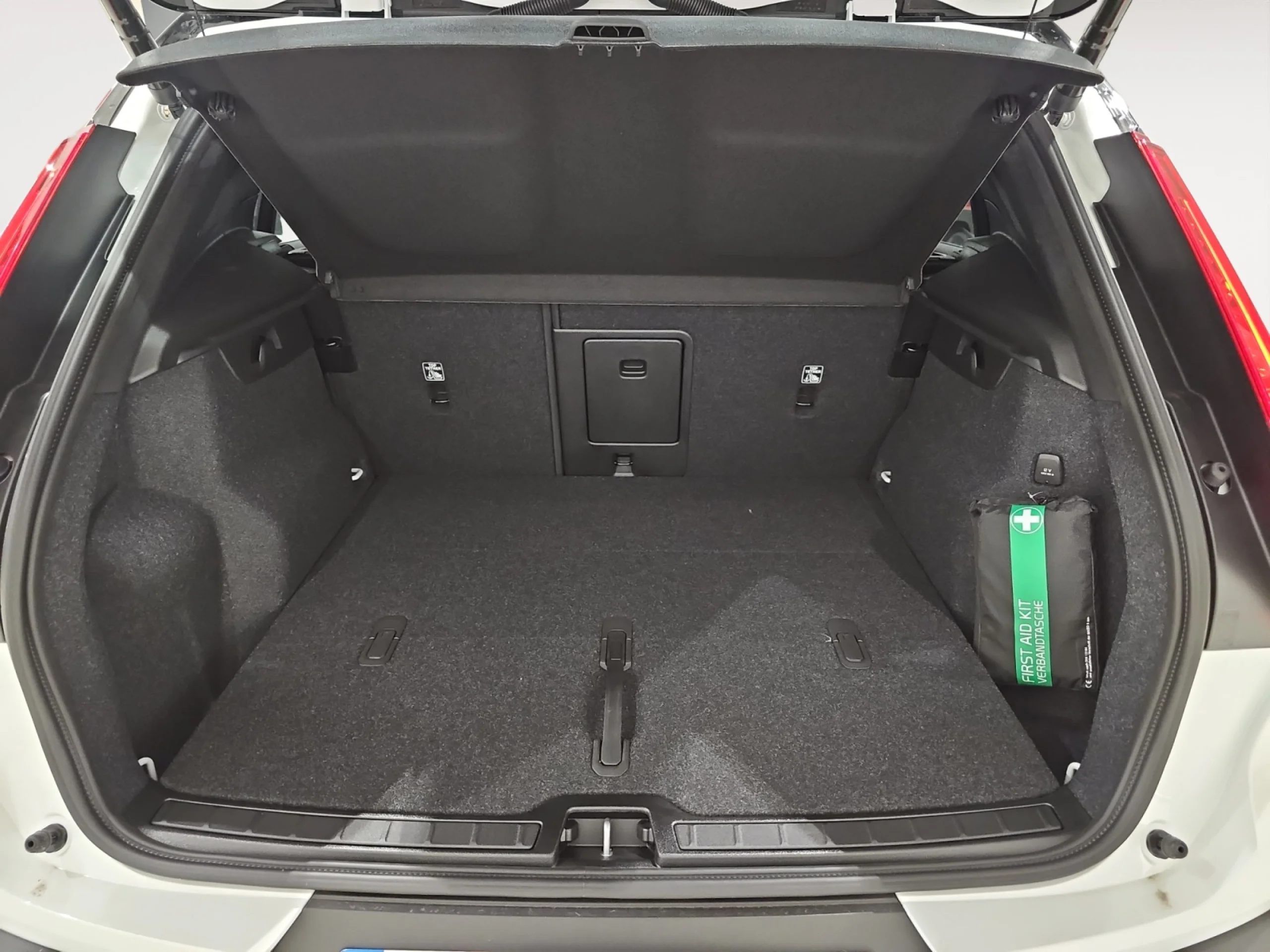 VOLVO XC40 2.0 B4 G BLACK EDITION ULTRA AUTO - Foto 8