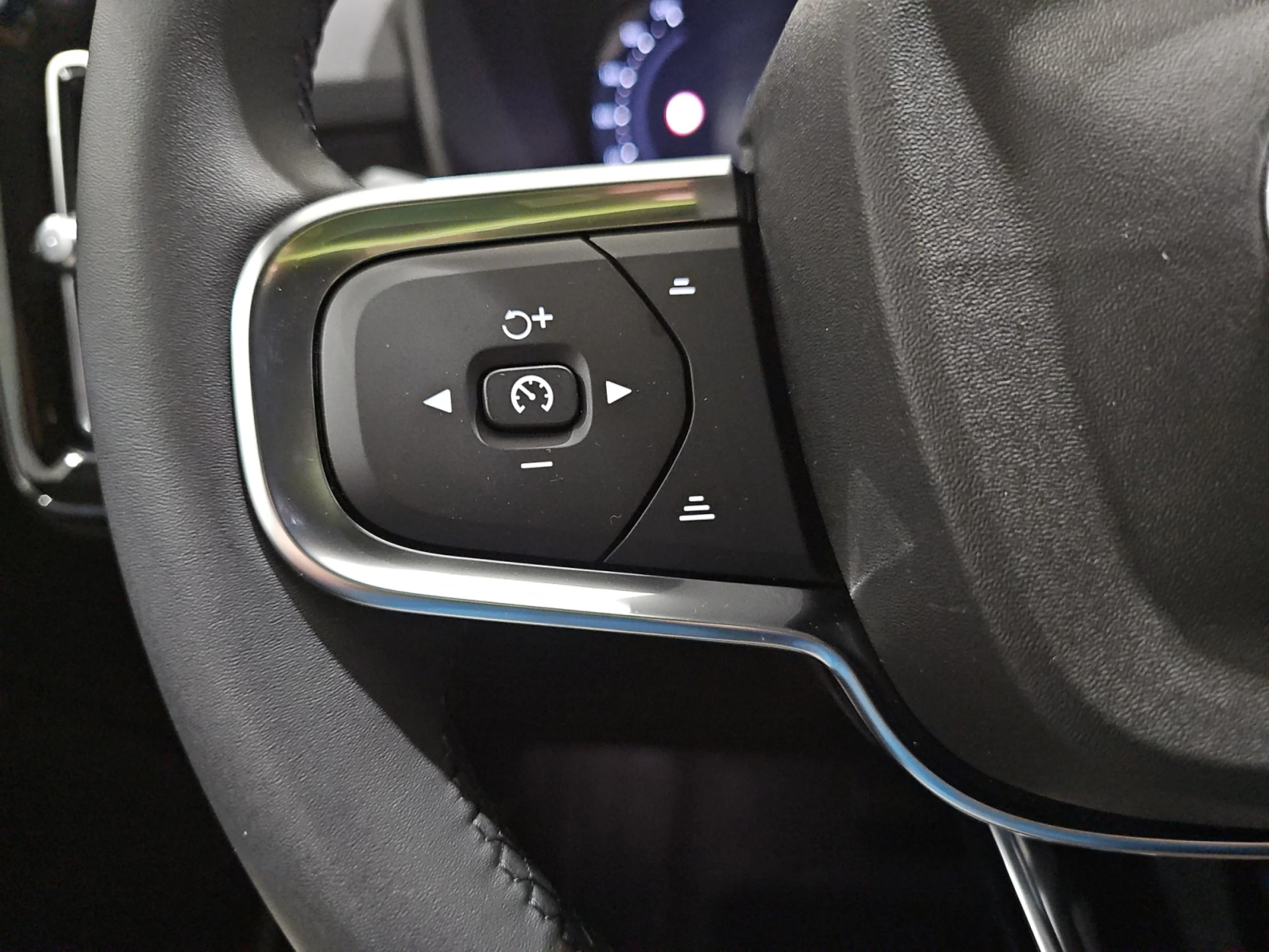 VOLVO XC40 2.0 B4 G BLACK EDITION ULTRA AUTO - Foto 12