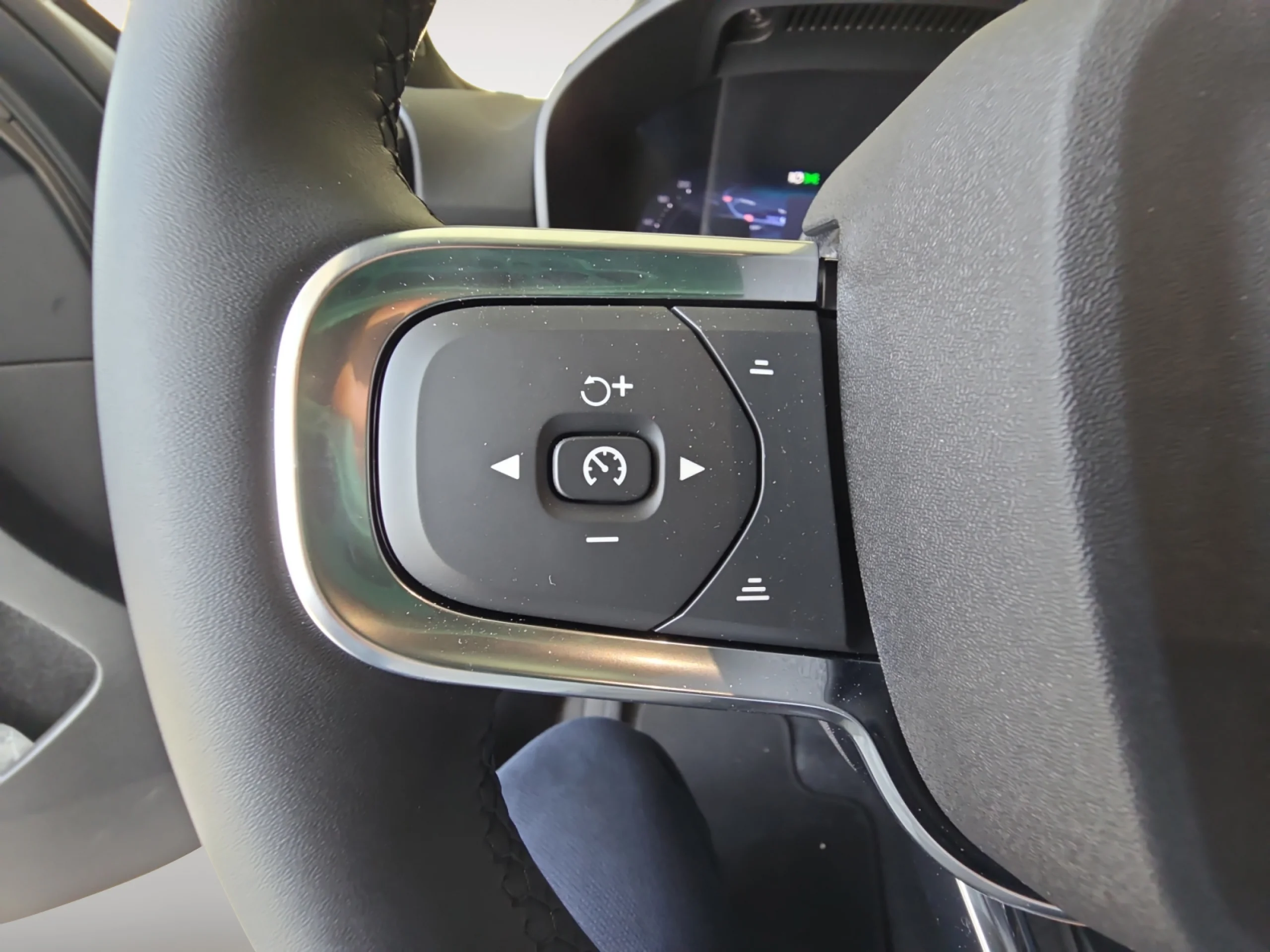 VOLVO XC40 2.0 B4 G BLACK EDITION ULTRA AUTO - Foto 14