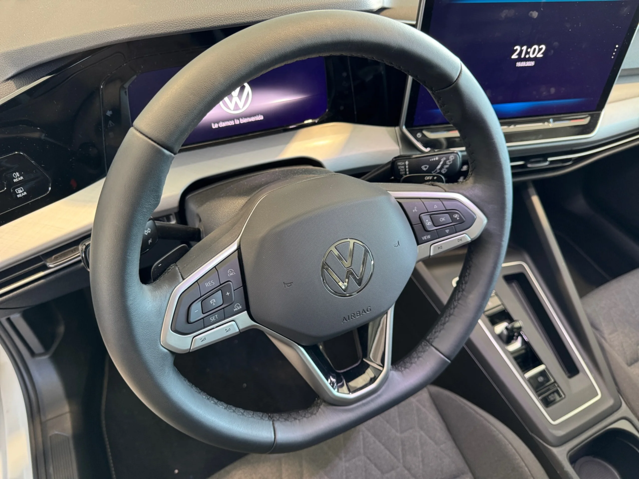 VOLKSWAGEN GOLF 1.0 ETSI 81KW (110CV) DSG - Foto 9