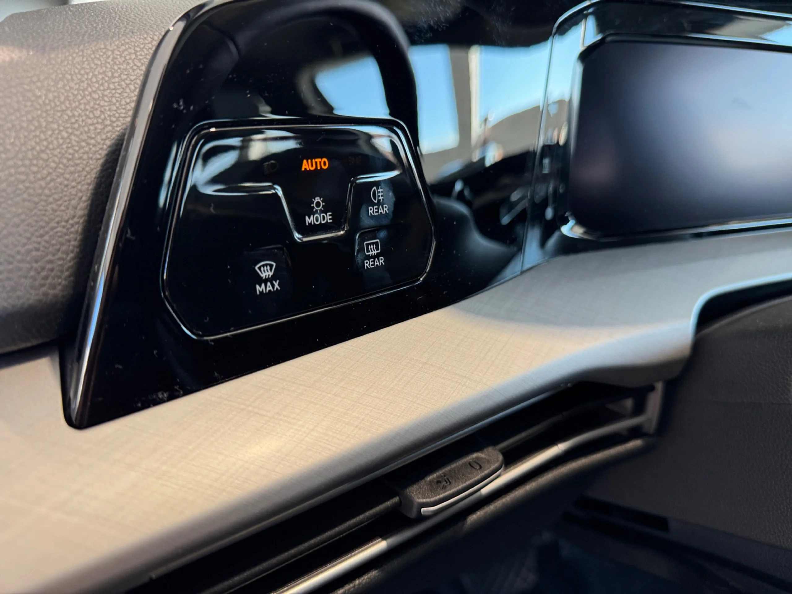 VOLKSWAGEN GOLF 1.0 ETSI 81KW (110CV) DSG - Foto 12