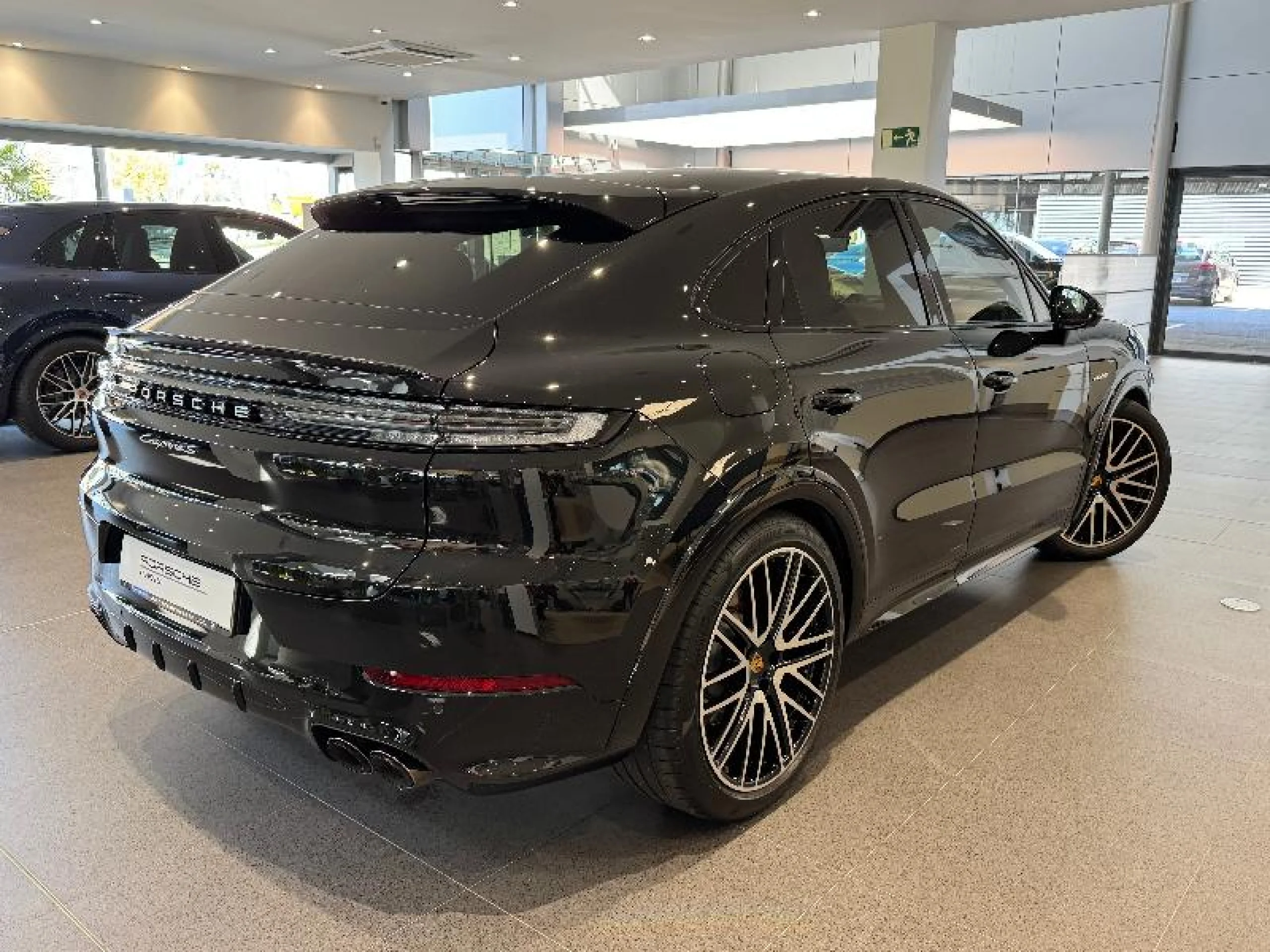 PORSCHE CAYENNE COUPE S E HYBRID - Foto 6