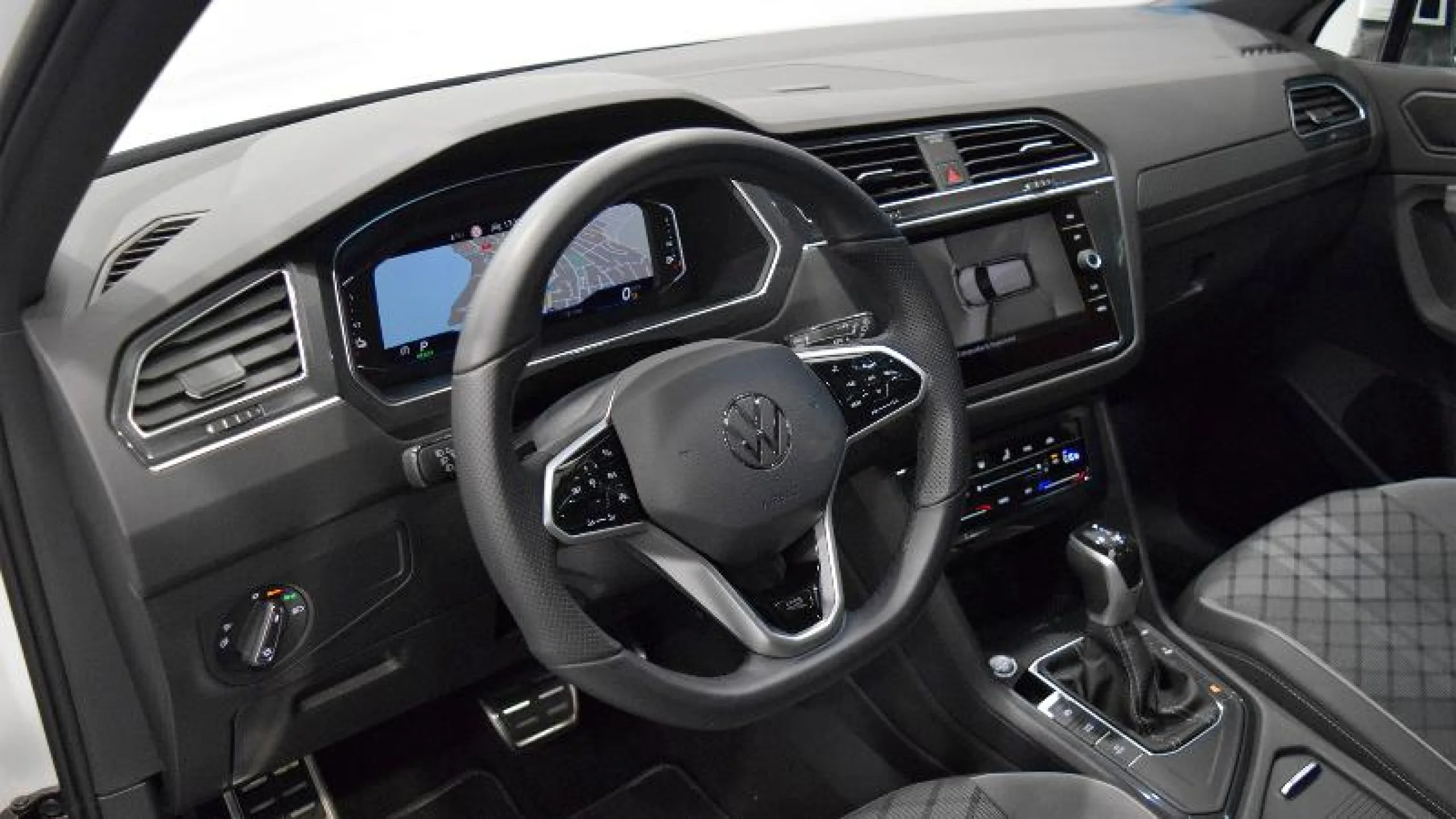 VOLKSWAGEN TIGUAN R LINE 1.4 TSI EHYBRID 180KW (245CV) DSG - Foto 9