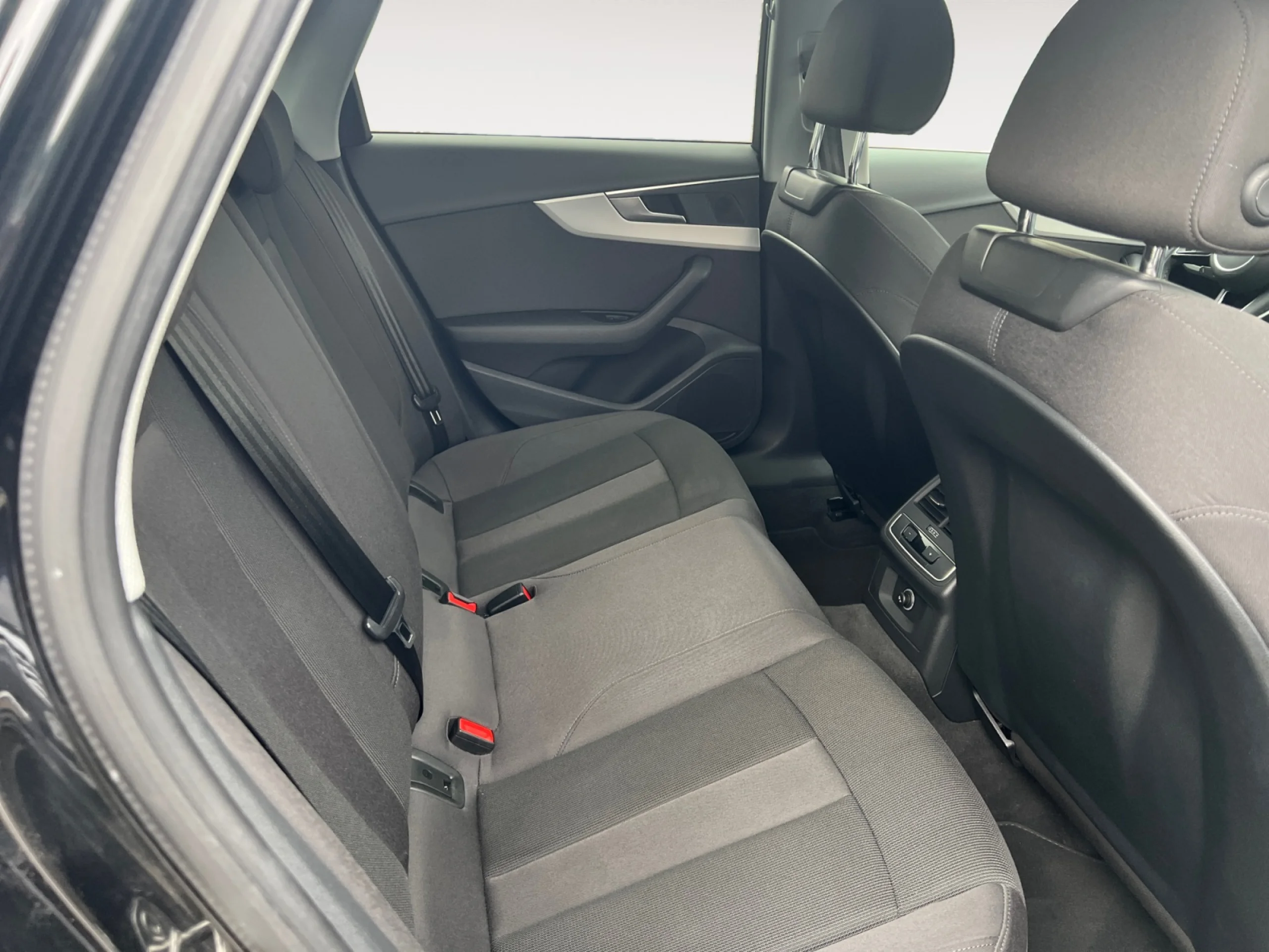 AUDI A4 S LINE 30 TDI 100KW (136CV) S TRONIC - Foto 5