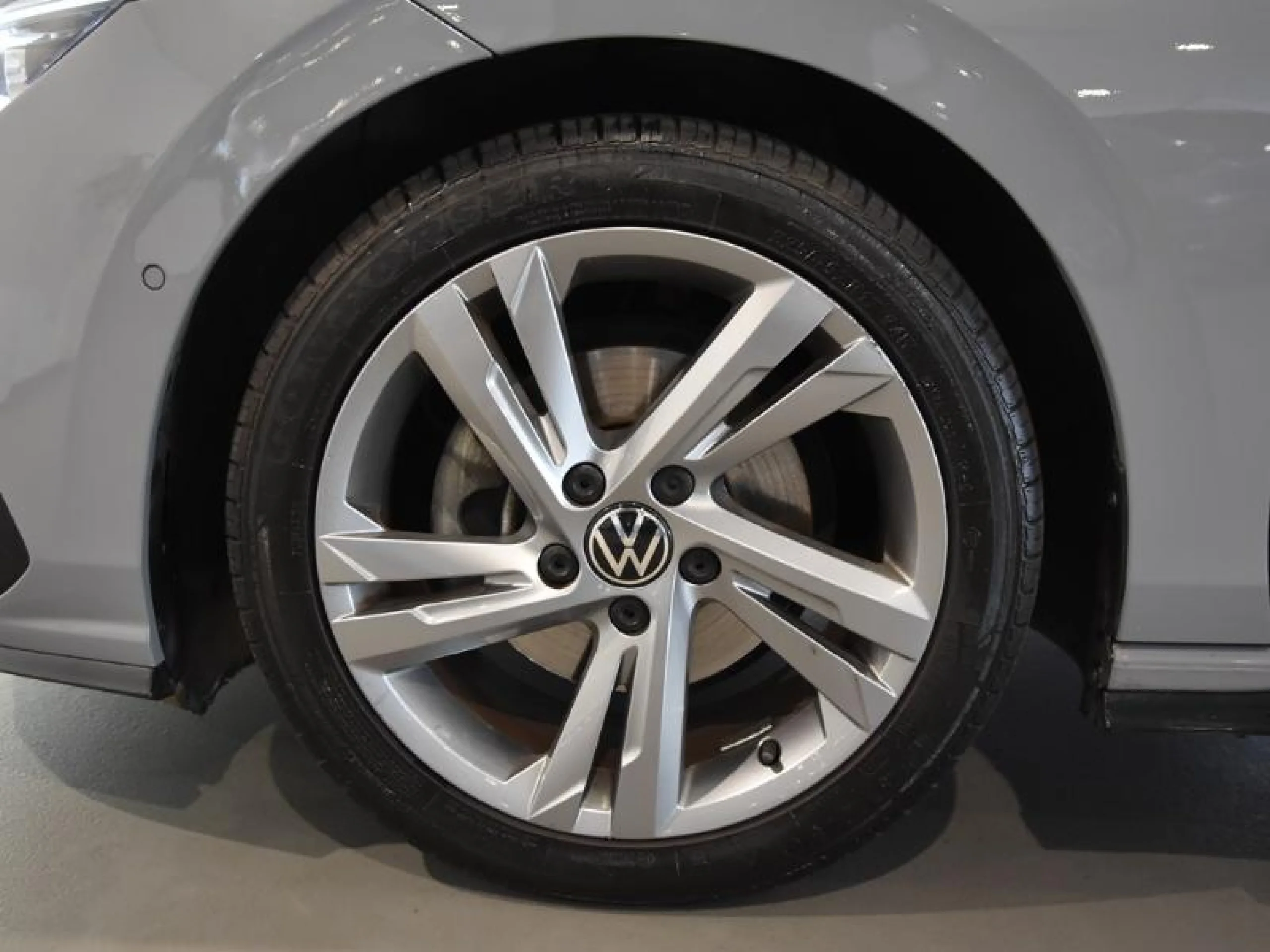 VOLKSWAGEN GOLF R LINE 1.5 ETSI 110KW (150CV) DSG - Foto 8