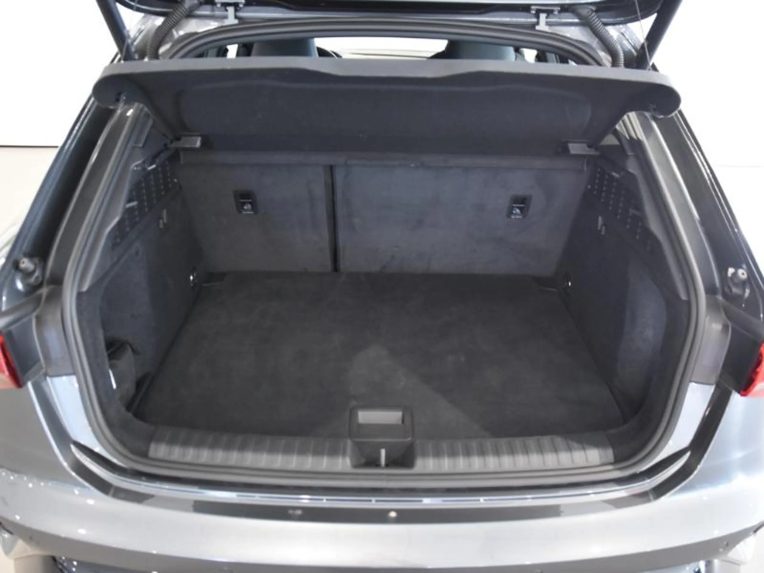 AUDI A3 SPORTBACK GENUINE 40 TFSI E 150KW S TRON - Foto 7