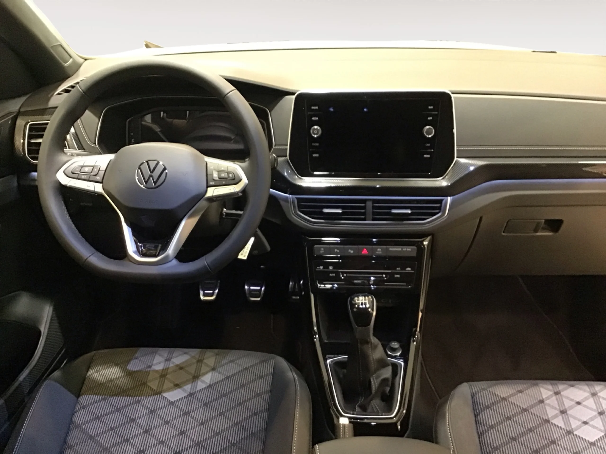 VOLKSWAGEN T CROSS R LINE 1.0 TSI 85KW (115CV) - Foto 4