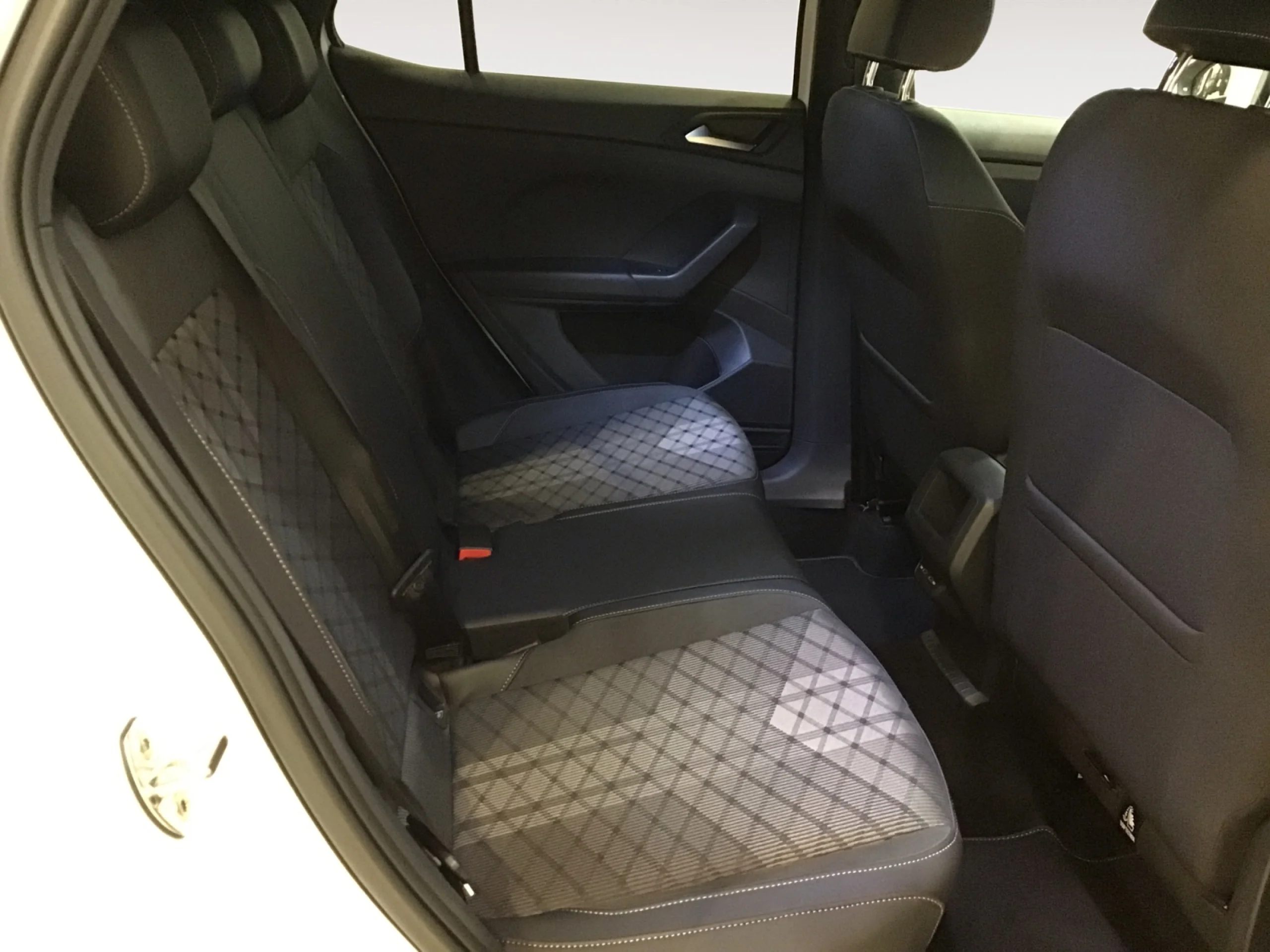 VOLKSWAGEN T CROSS R LINE 1.0 TSI 85KW (115CV) - Foto 6