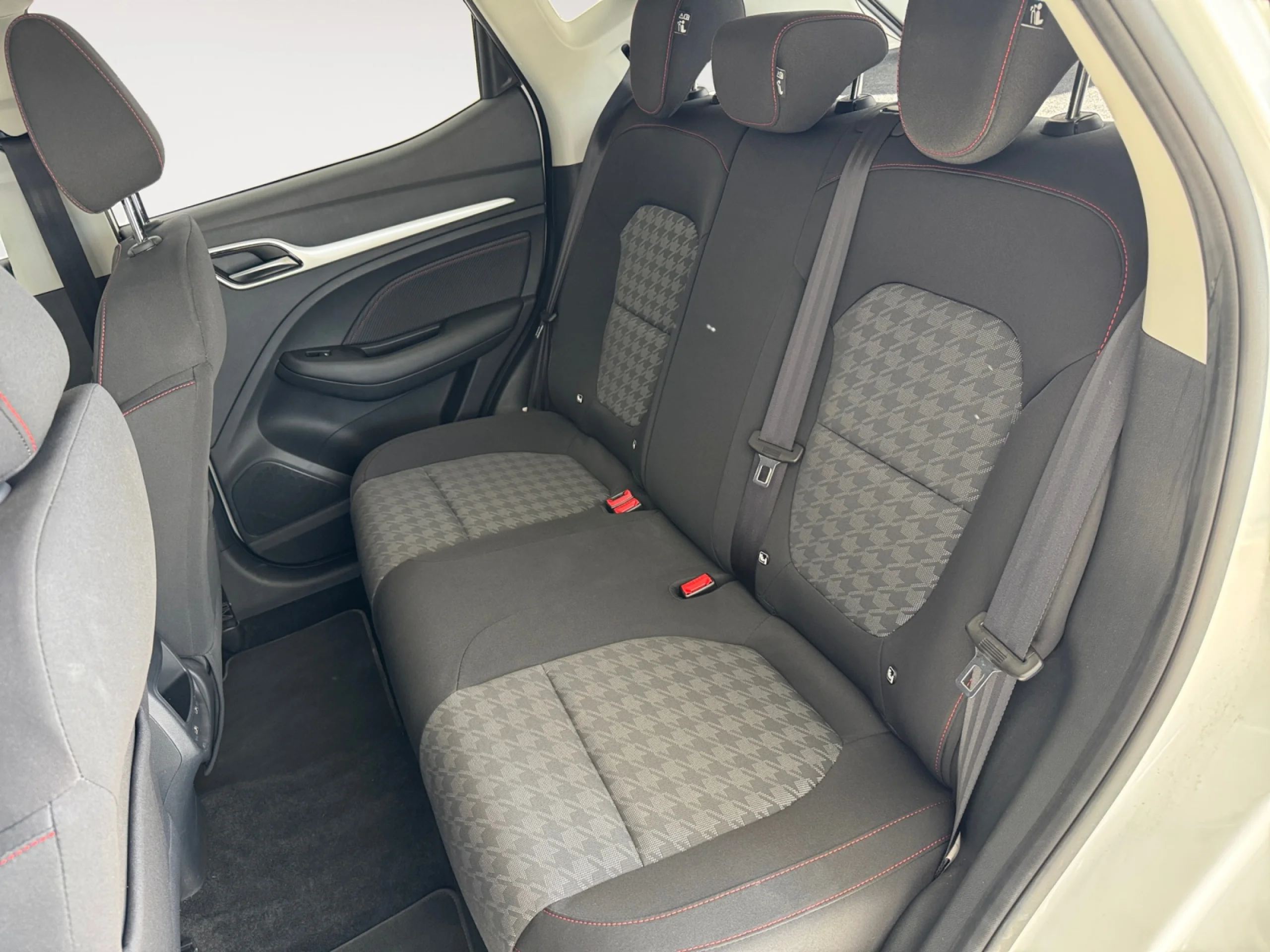 MG Zs 1.5 COMFORT - Foto 6