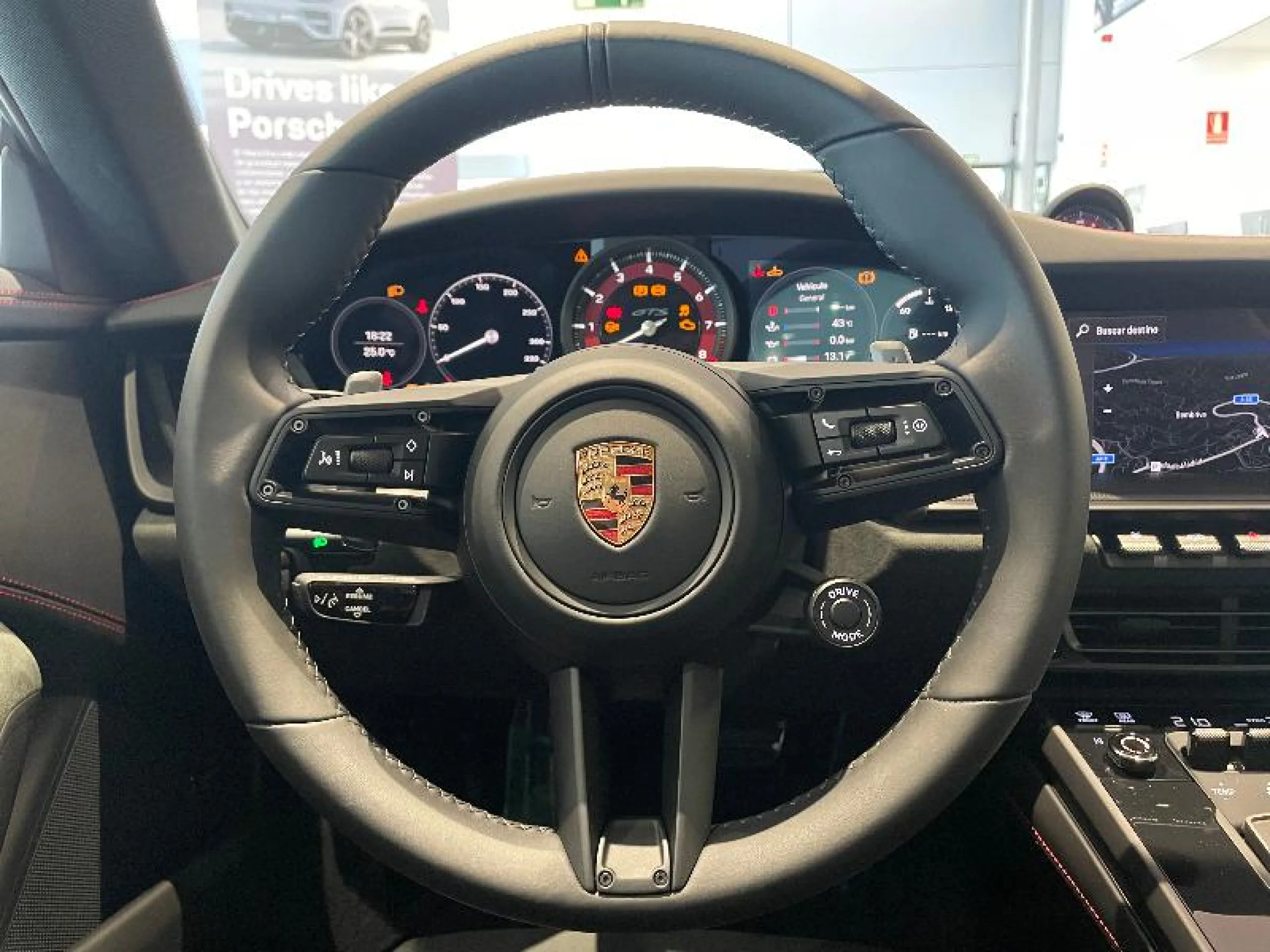 PORSCHE 911 CARRERA 4 GTS COUPÉ - Foto 13