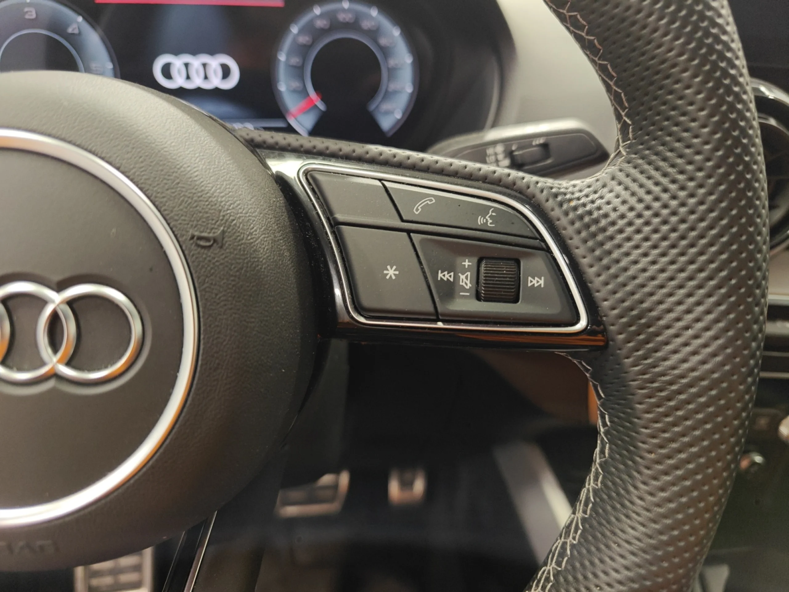 AUDI Q2 ADRENALIN 35 TDI 110KW (150CV) S TRONIC - Foto 10