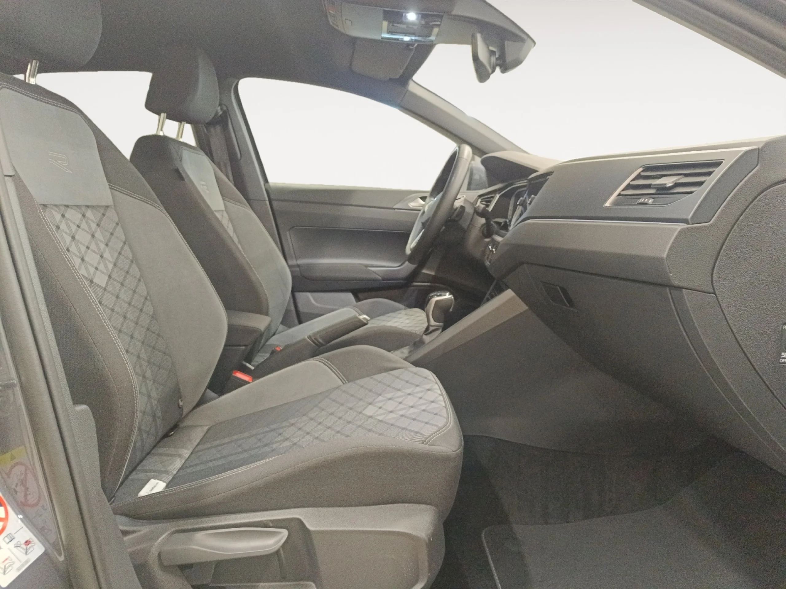 VOLKSWAGEN TAIGO R LINE 1.0 TSI 81KW (110CV) DSG - Foto 5