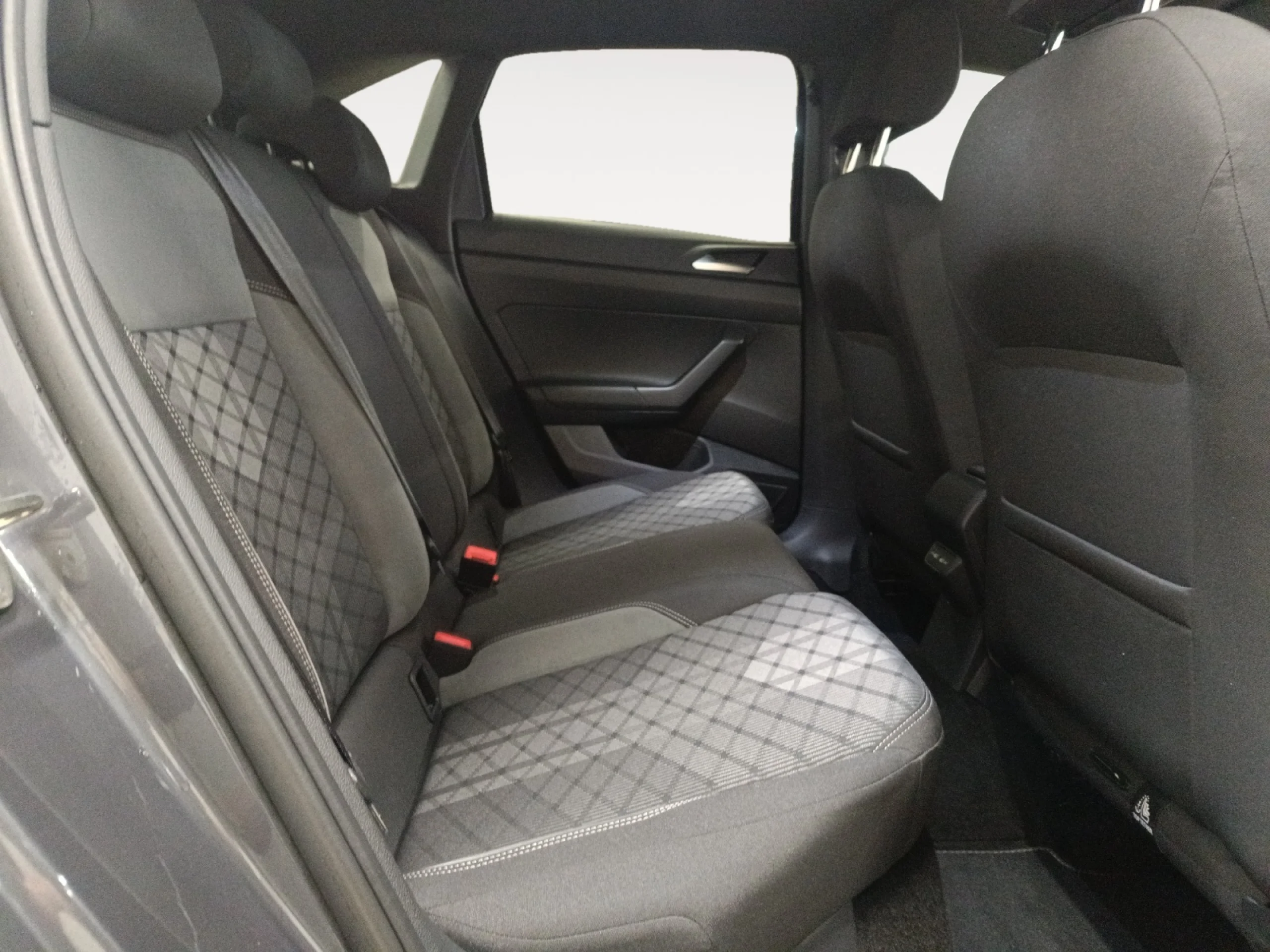 VOLKSWAGEN TAIGO R LINE 1.0 TSI 81KW (110CV) DSG - Foto 6