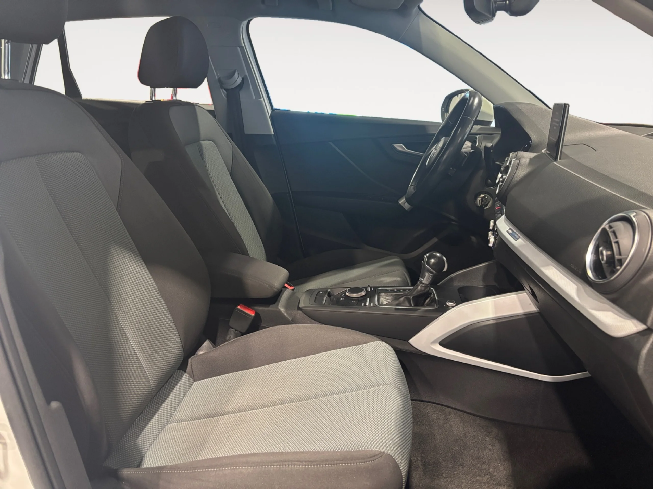 AUDI Q2 DESIGN 35 TFSI 110KW (150CV) S TRONIC - Foto 5