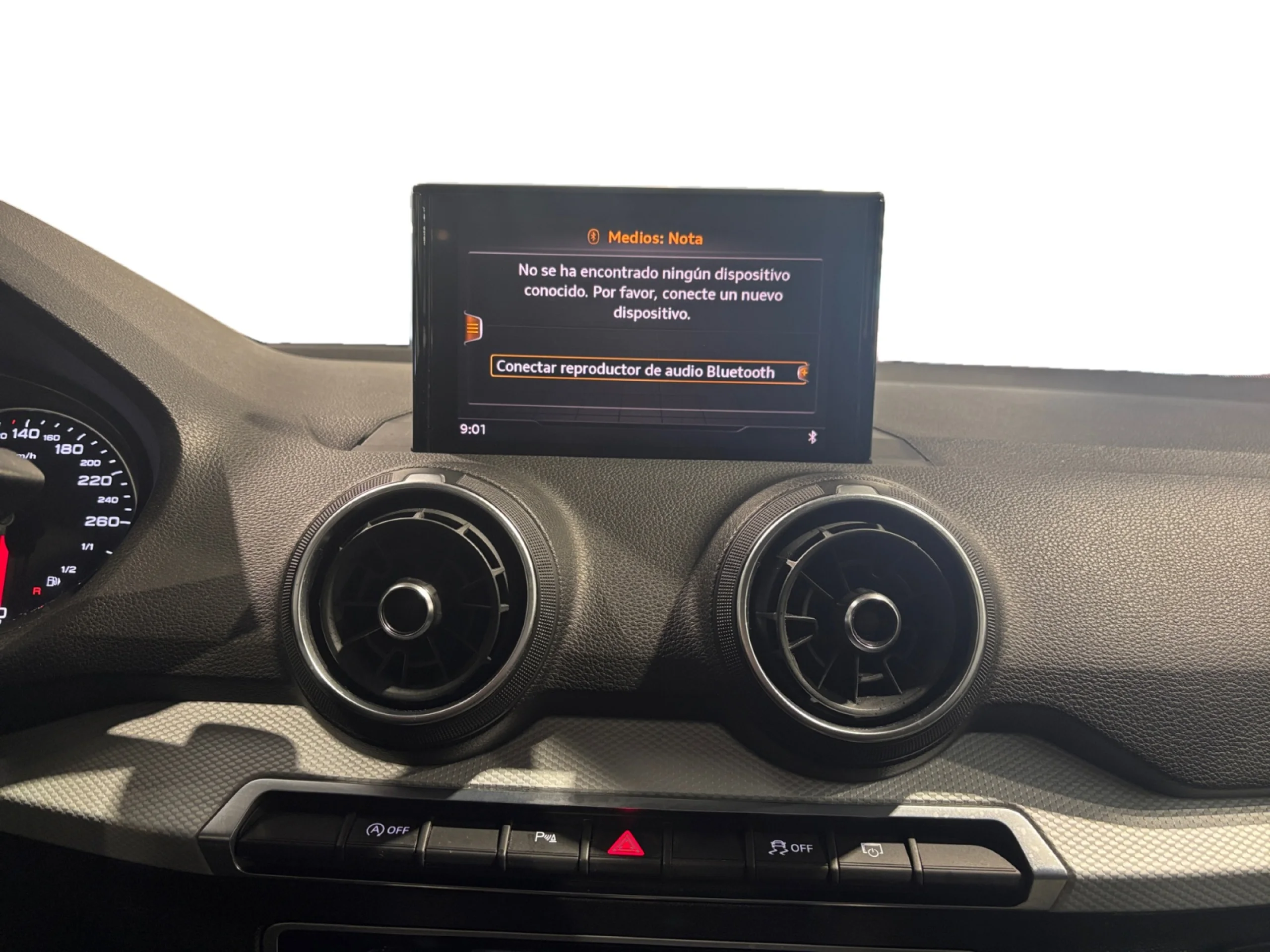 AUDI Q2 DESIGN 35 TFSI 110KW (150CV) S TRONIC - Foto 9