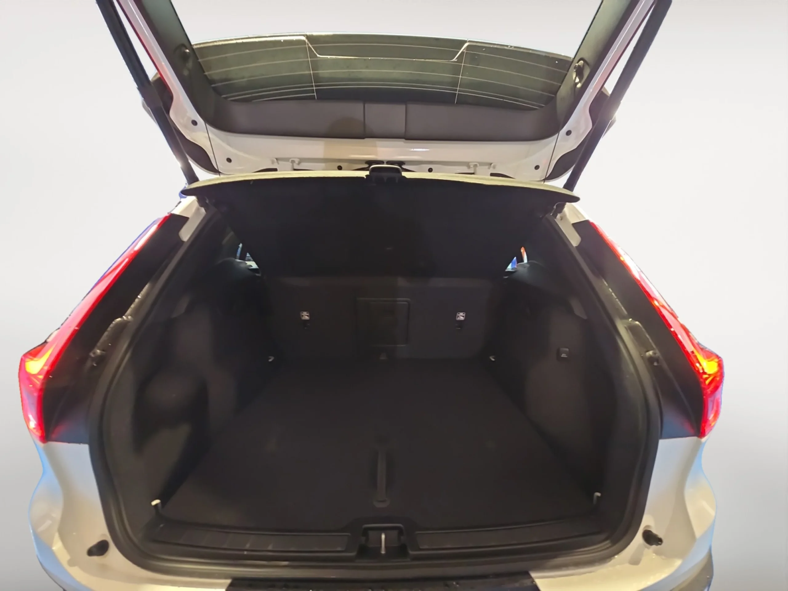 VOLVO XC40 2.0 B3 G PLUS DARK AUTO - Foto 8