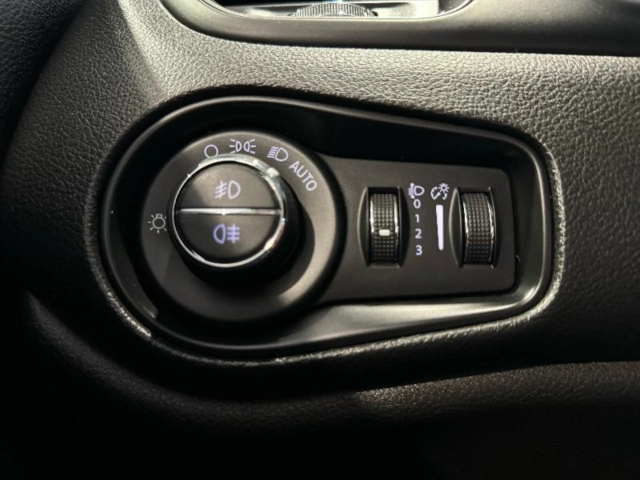 JEEP RENEGADE 1.0G 88KW LIMITED 4X2 - Foto 22