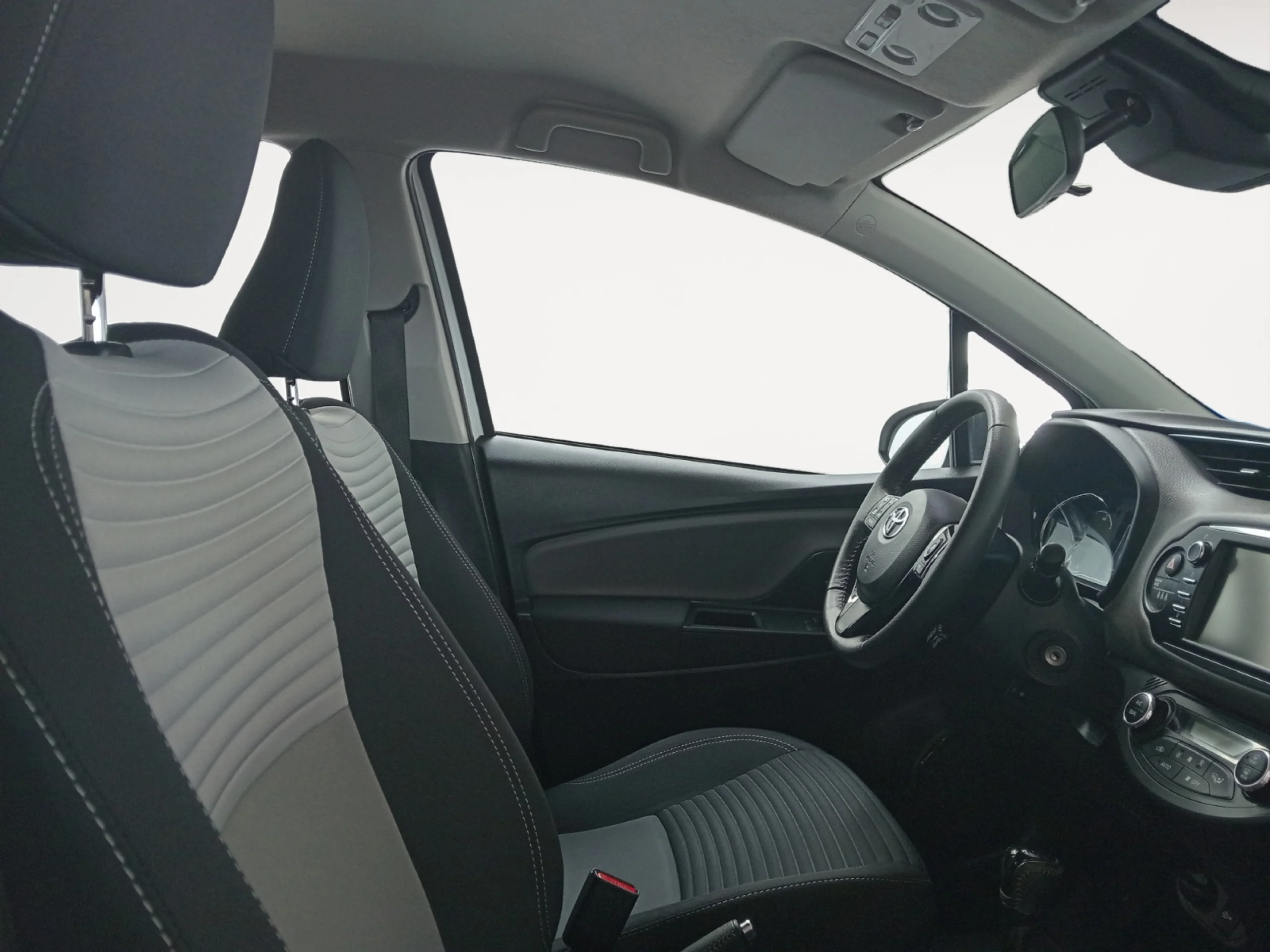 TOYOTA Yaris 1.5 100H ACTIVE - Foto 5