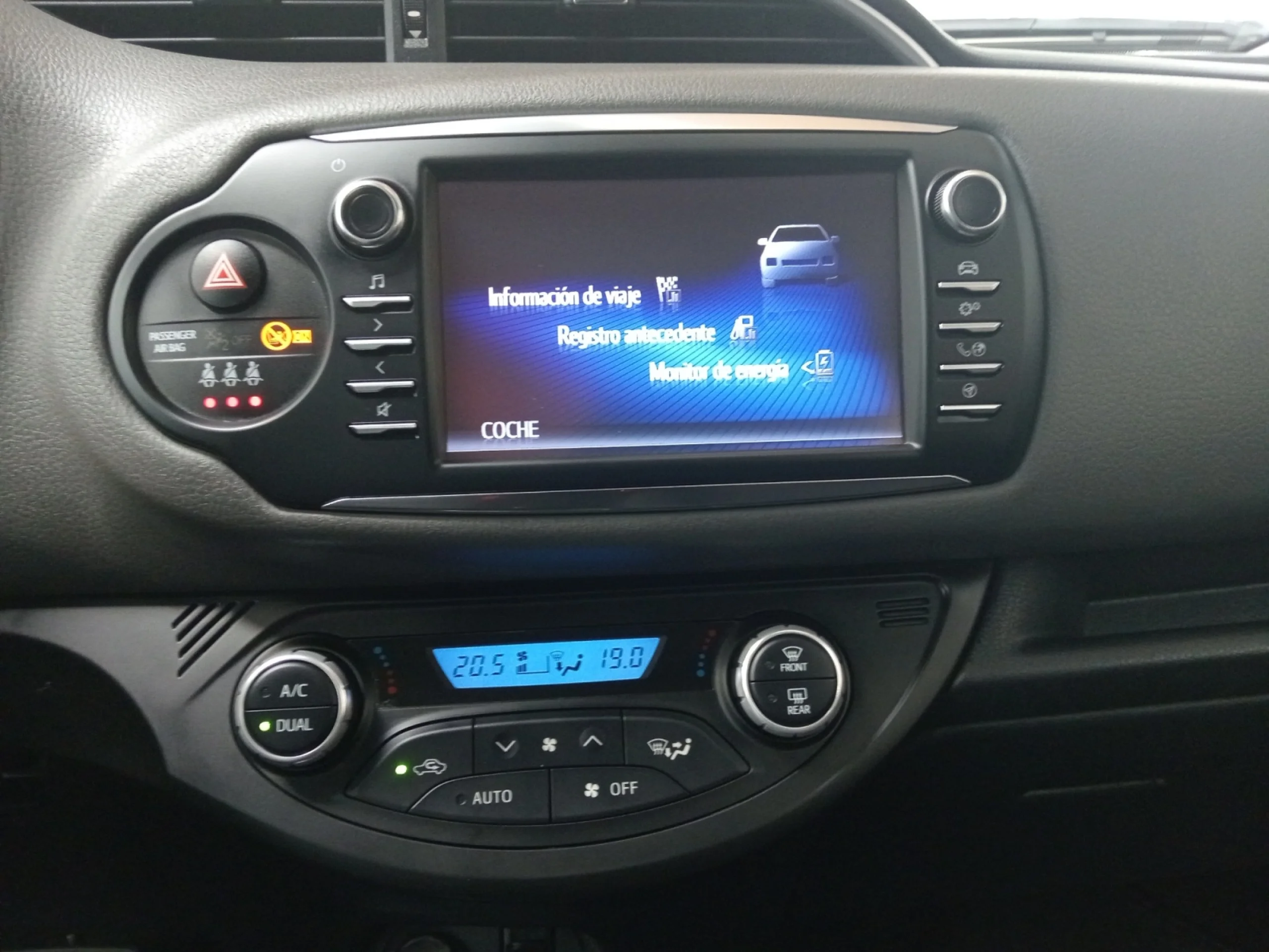 TOYOTA Yaris 1.5 100H ACTIVE - Foto 9