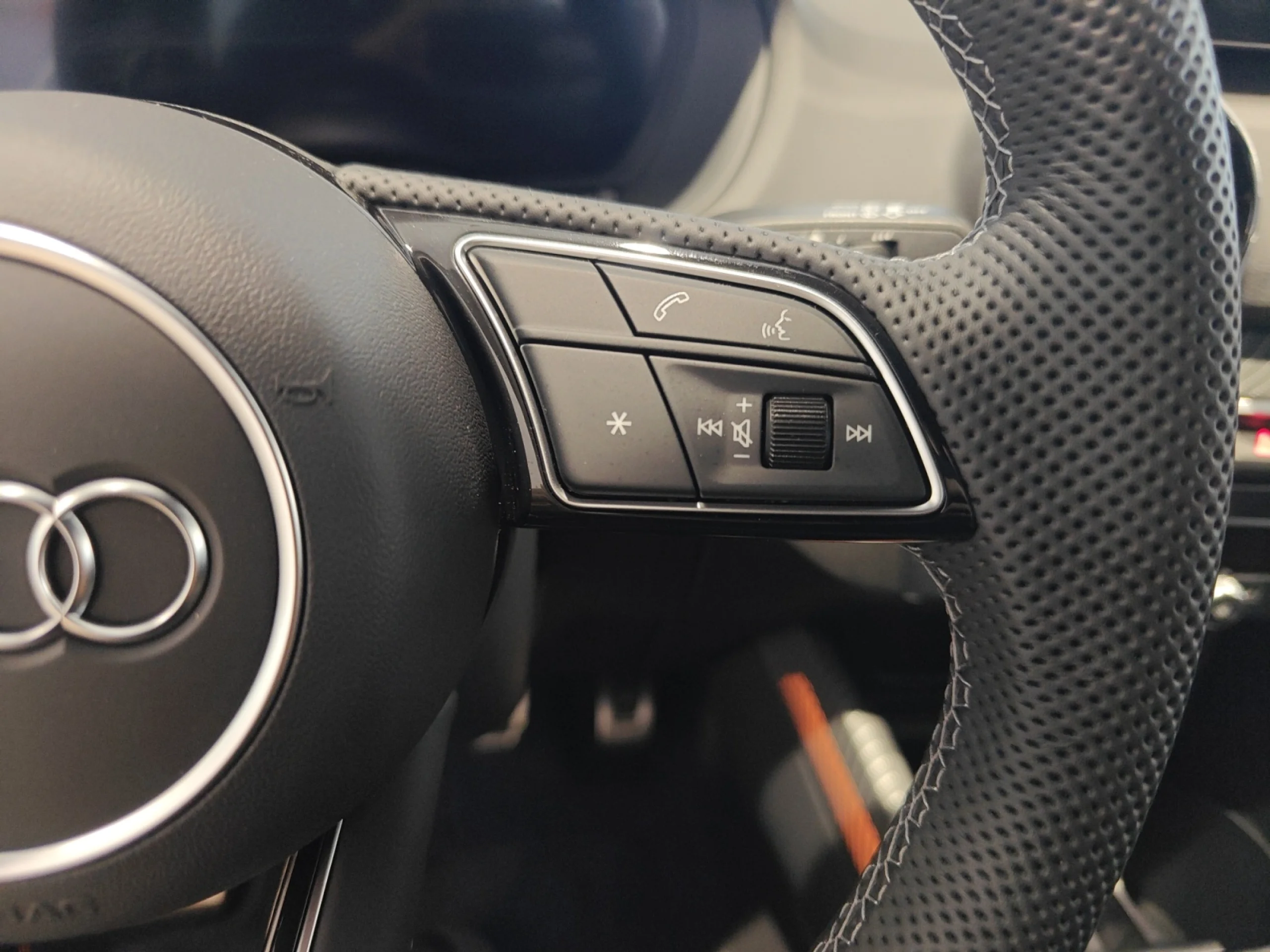 AUDI Q2 ADRENALIN EDITION 30 TDI 85KW (116CV) - Foto 13