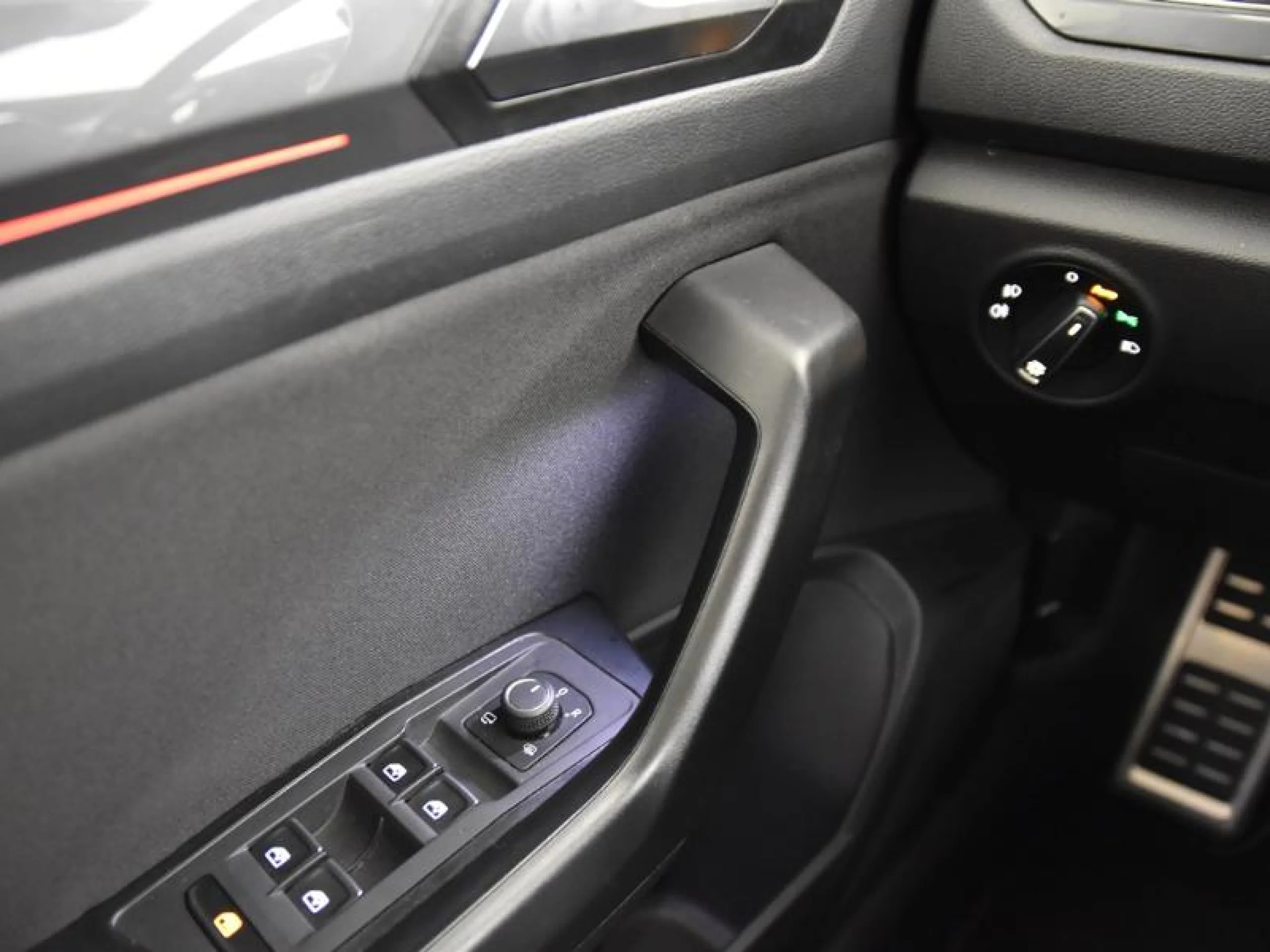 VOLKSWAGEN T ROC SPORT 1.5 TSI 110KW (150CV) DSG - Foto 16