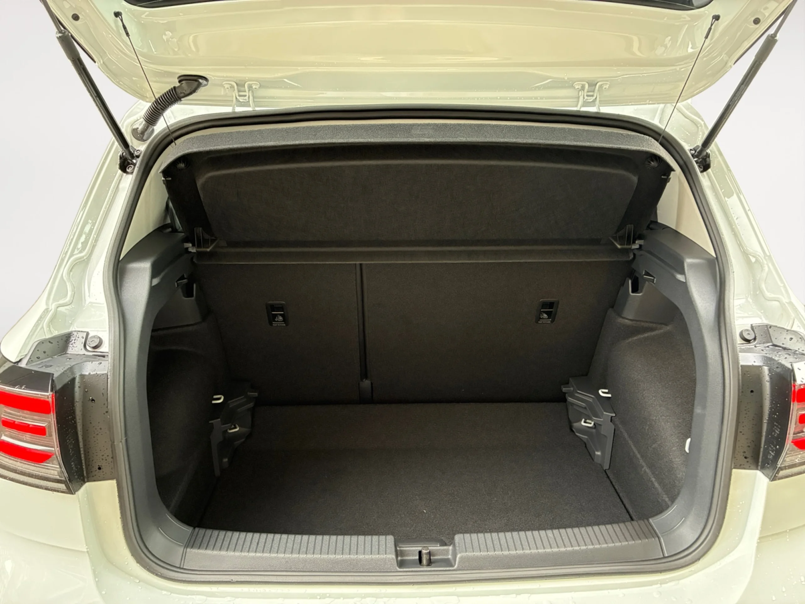 VOLKSWAGEN T CROSS ··MÁS·· 1.0 TSI 85KW (116CV) - Foto 7