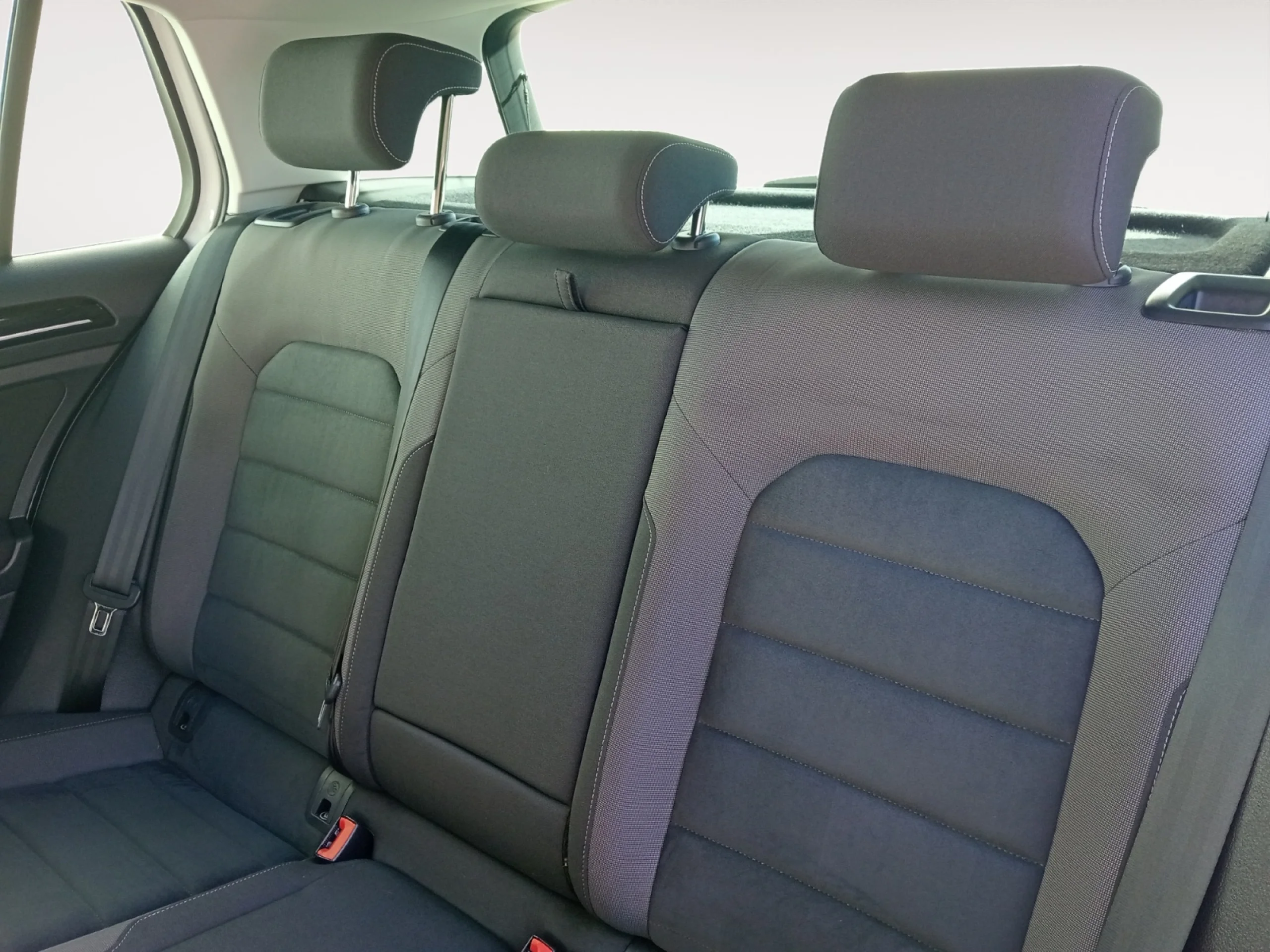 VOLKSWAGEN GOLF SPORT 1.5 TSI 96KW (130CV) - Foto 6