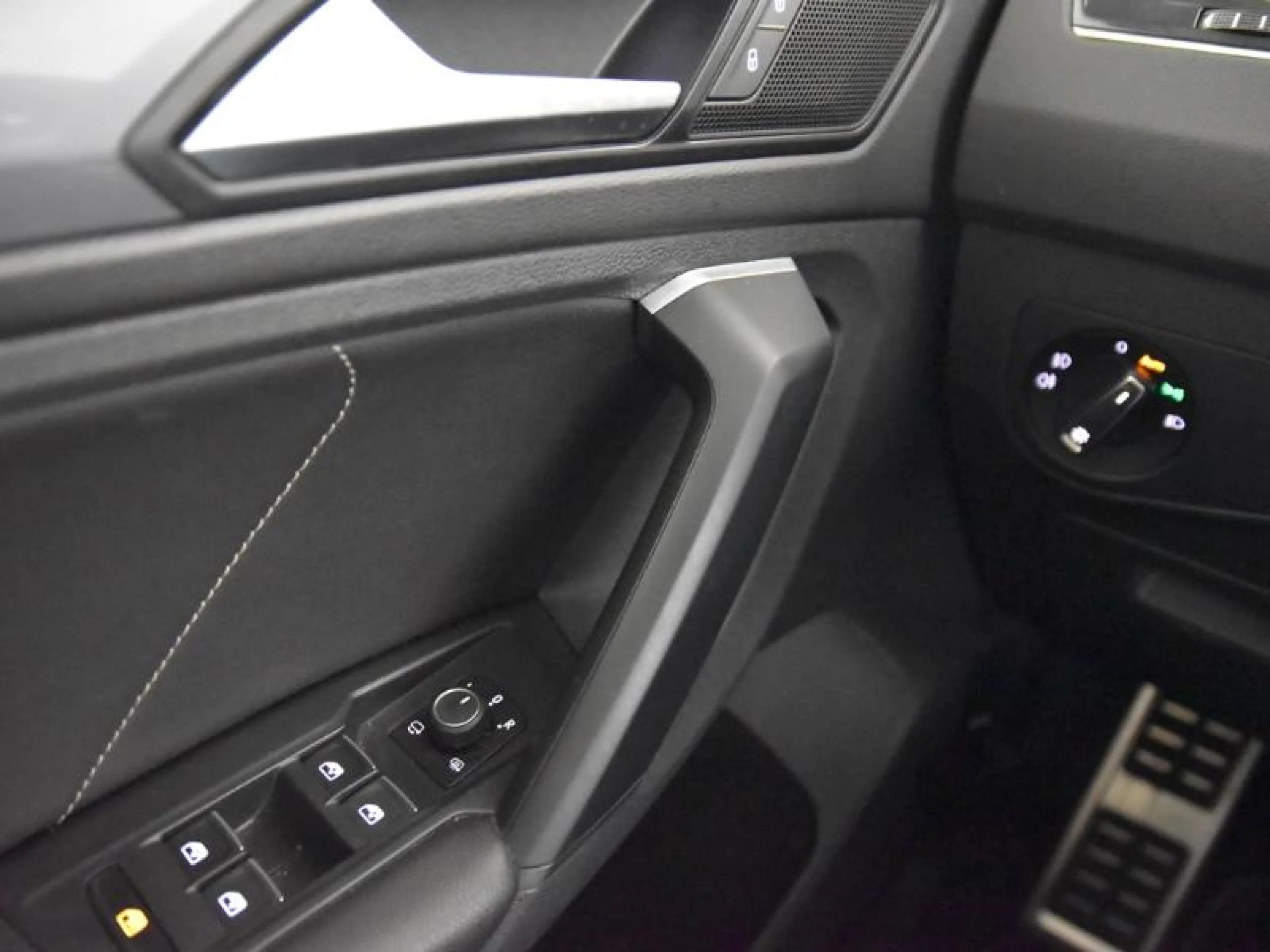 VOLKSWAGEN TIGUAN SPORT 2.0 TDI 110KW (150CV) DSG - Foto 18