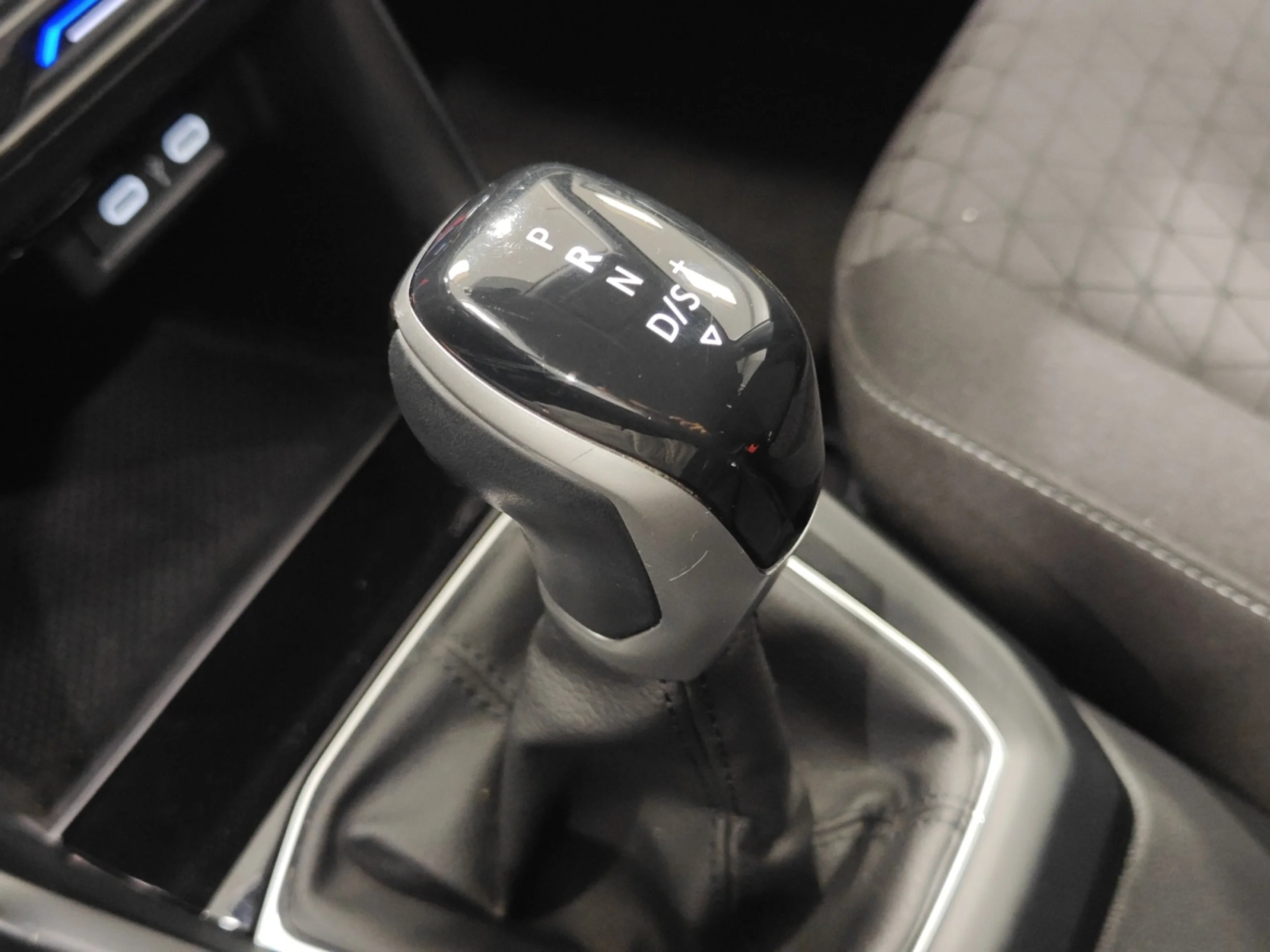 VOLKSWAGEN T CROSS ADVANCE 1.0 TSI 81KW (110CV) DSG - Foto 17