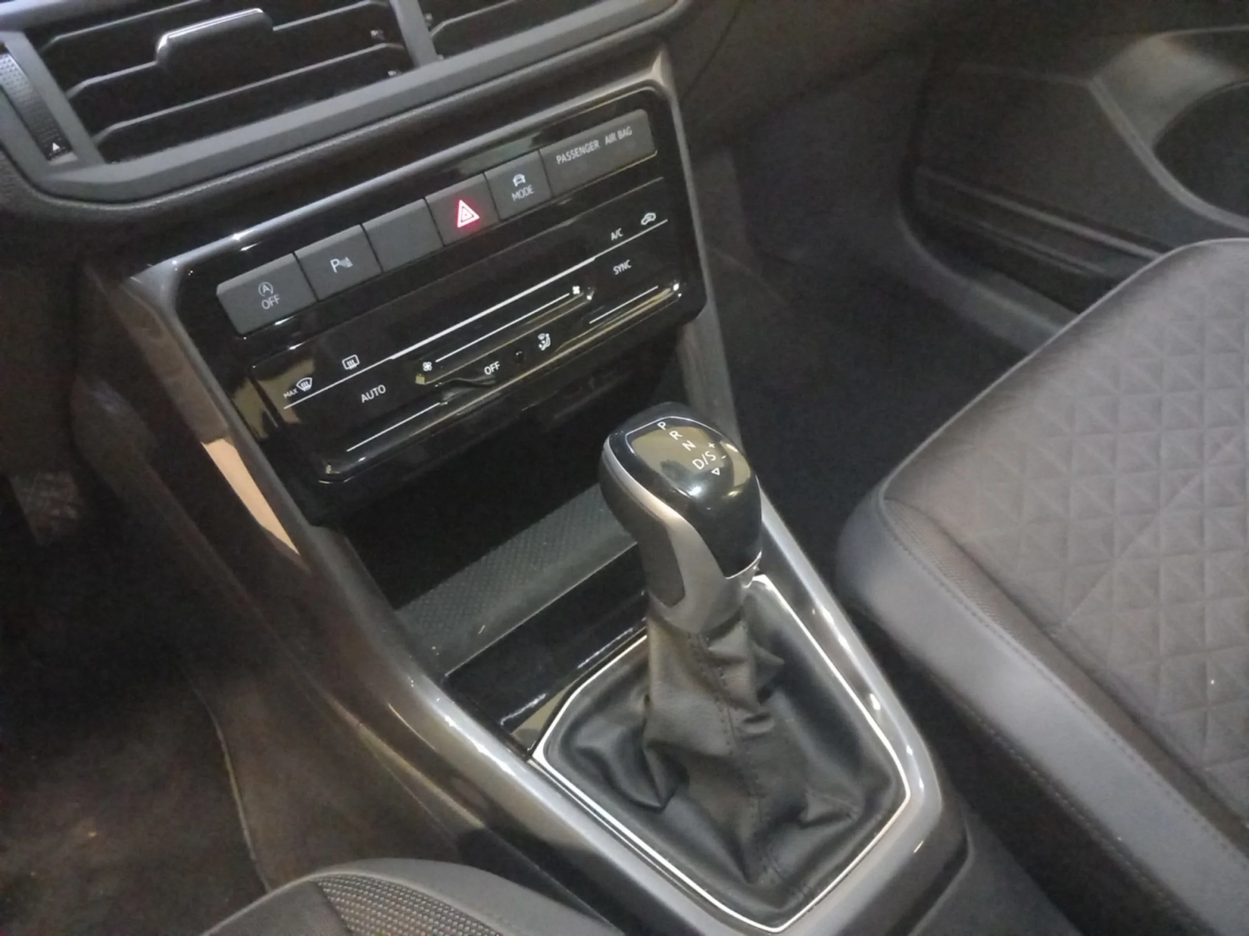 VOLKSWAGEN T CROSS SPORT 1.5 TSI 110KW (150CV) DSG - Foto 14