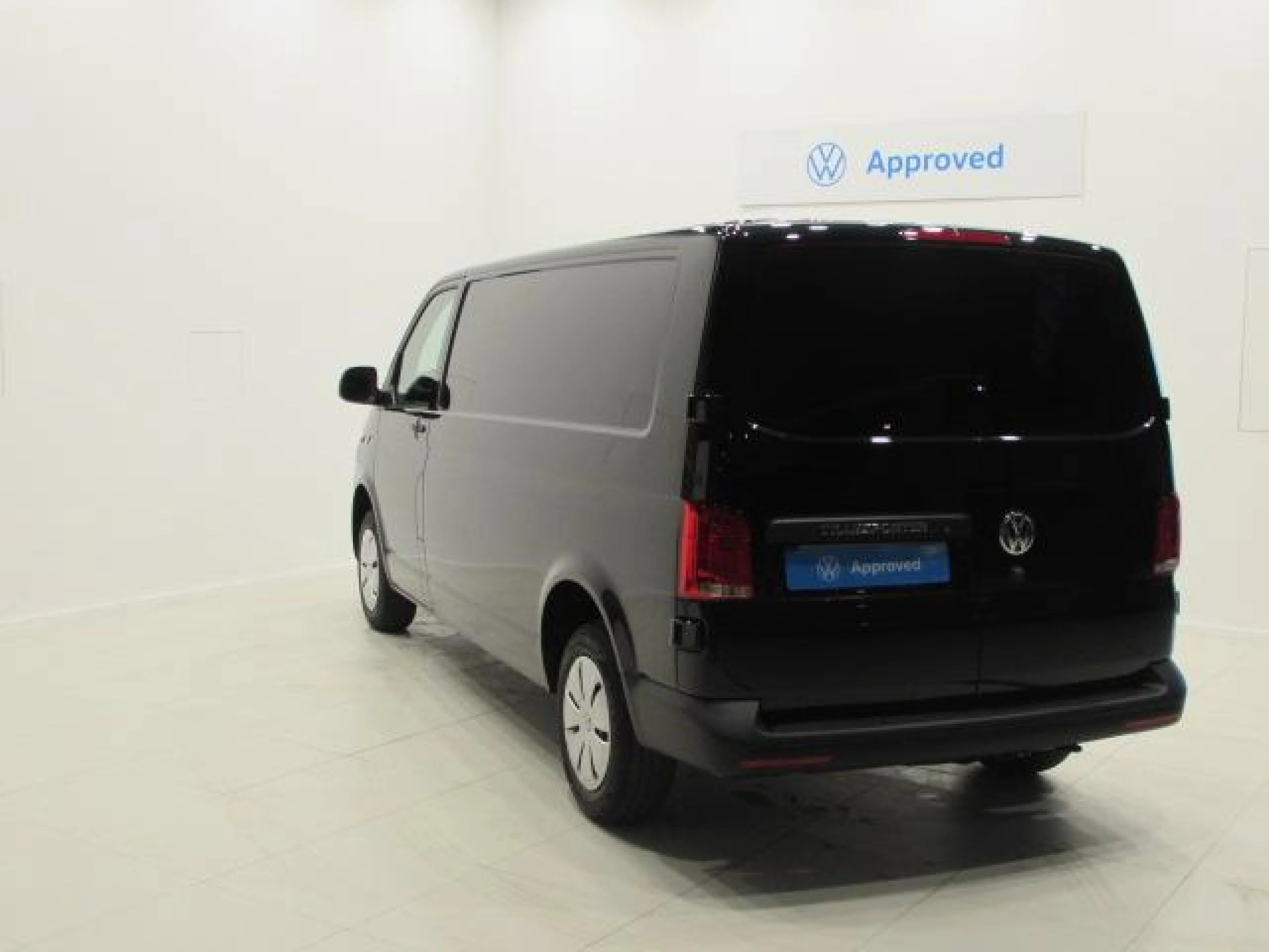VW COMERCIALES Transporter TRANSPORTER 6.1  FURG N BATALLA LARGA 2.0 TDI 81 KW (110 CV) 5 VEL. 2.800 - Foto 2